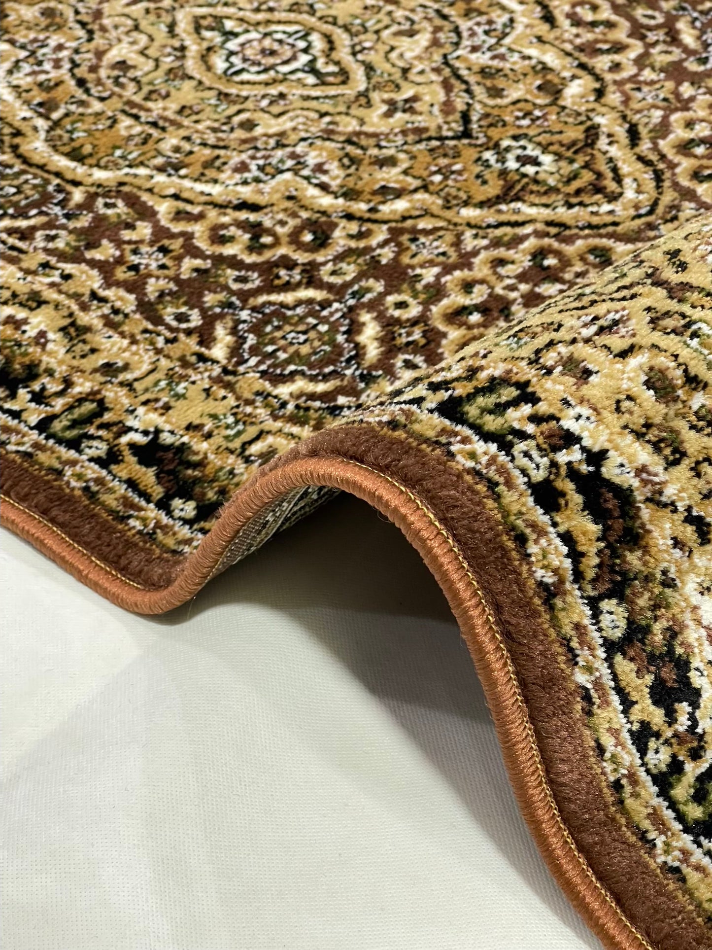 Brown Persian Polypropylene Woven Rug.
Size : 2.6 ft width x 6.6 ft length
(80 cm x 200cm)