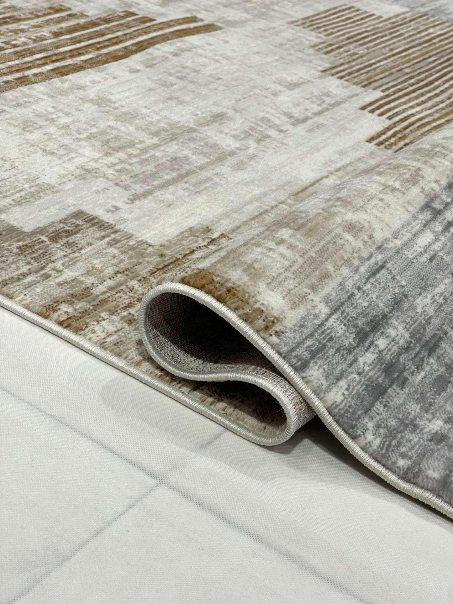 Turkish Polypropylene Silk.(Article-1680-Off white , Grey ,Brown) Size : 5ft width x 7.3ft length (160 cm x 225cm)