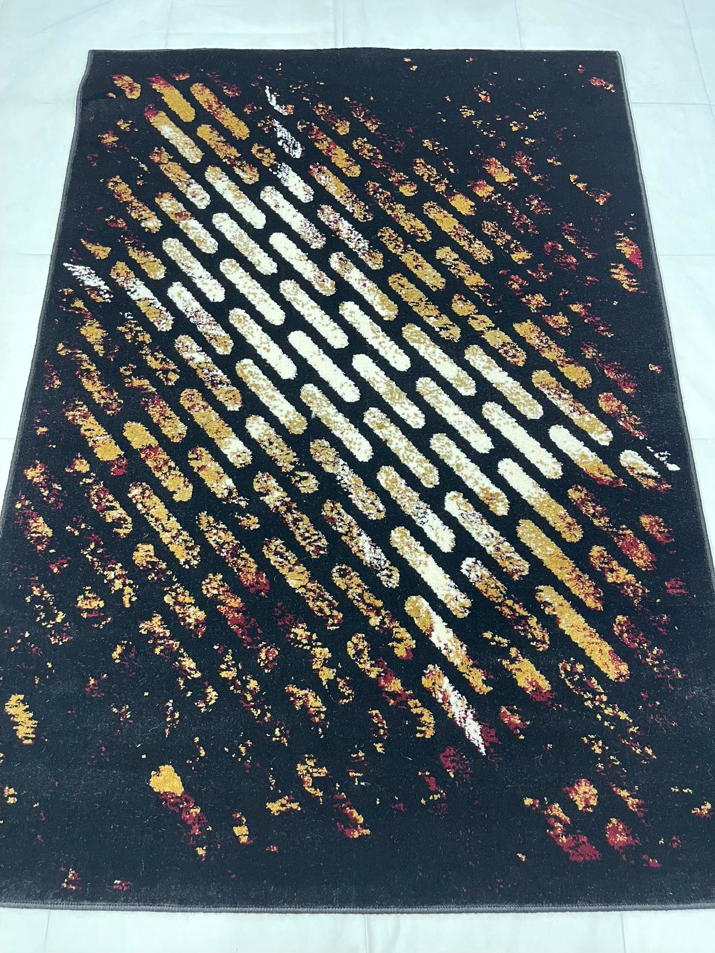 Modern Polypropylene Rug,Woven Back (Article-172-Black ) Size : 4 ft width x 5.6 ft length (120 cm x 170 cm)