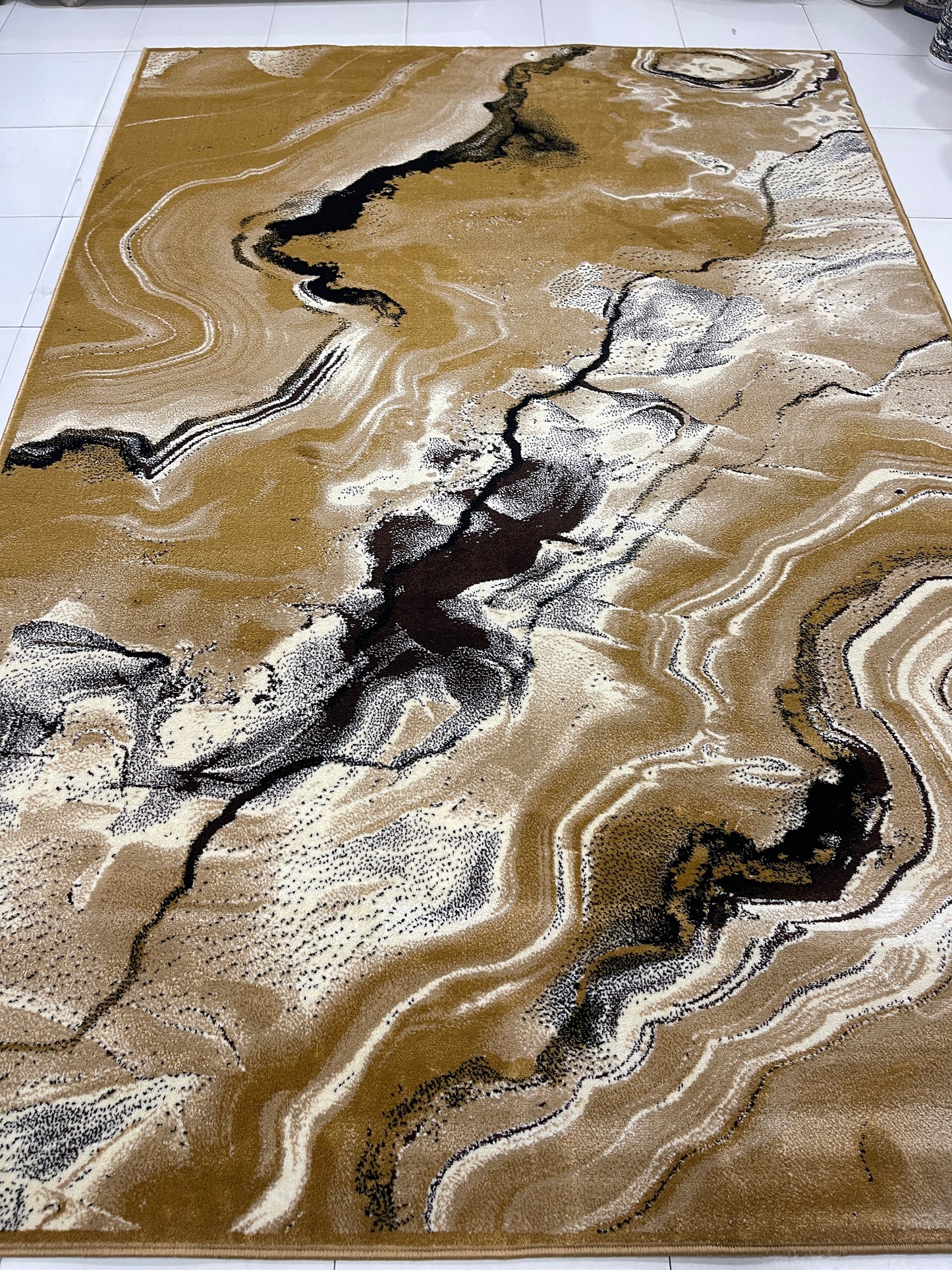 Modern polypropylene Rug,back woven(Article-427-Beige)
Size : 6.6 ft width x 9.6 ft length (200cm x 290cm)