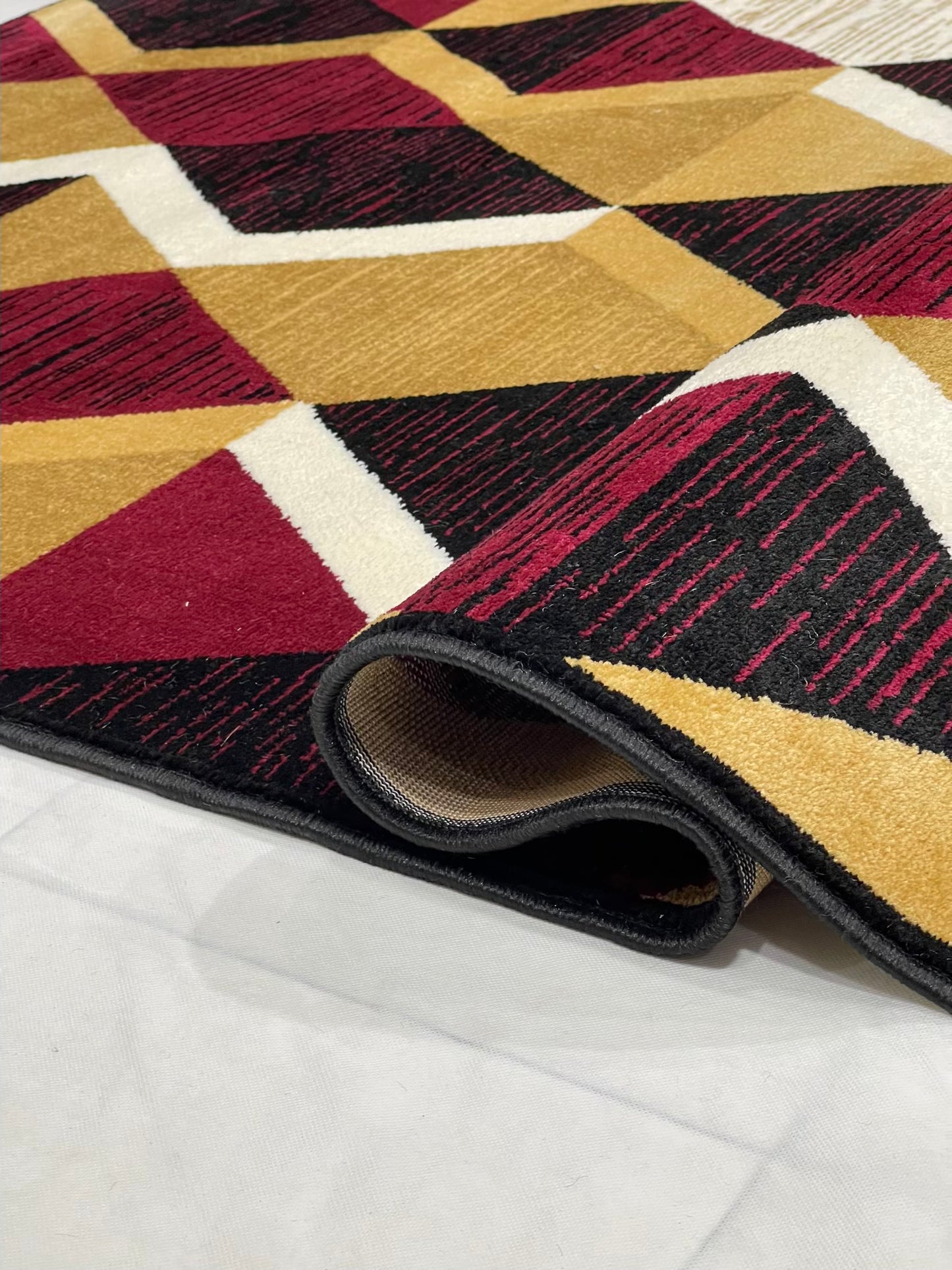 Modern Polypropylene Rug,back woven(Article-1443-black, Multi)
Size : 5ft width x 7.3ft length (150cm x 220cm)