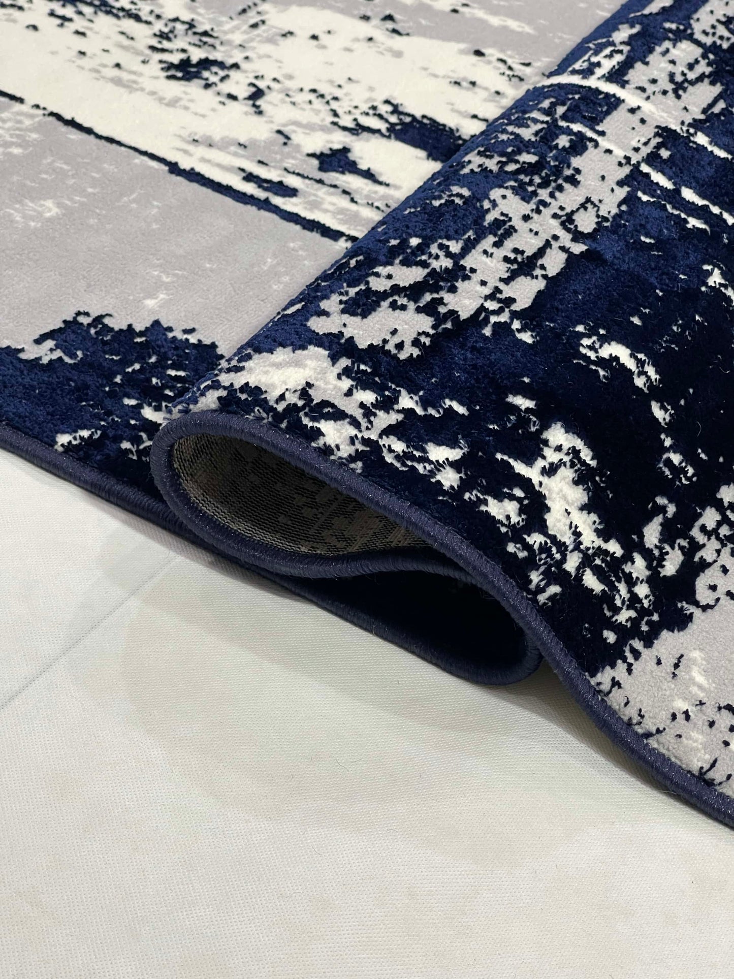 Polyester Silk.(Article-1604-Blue , offwhite)
Size : 6.6 ft width x 9.6 ft length ( 200 cm x 290 cm)