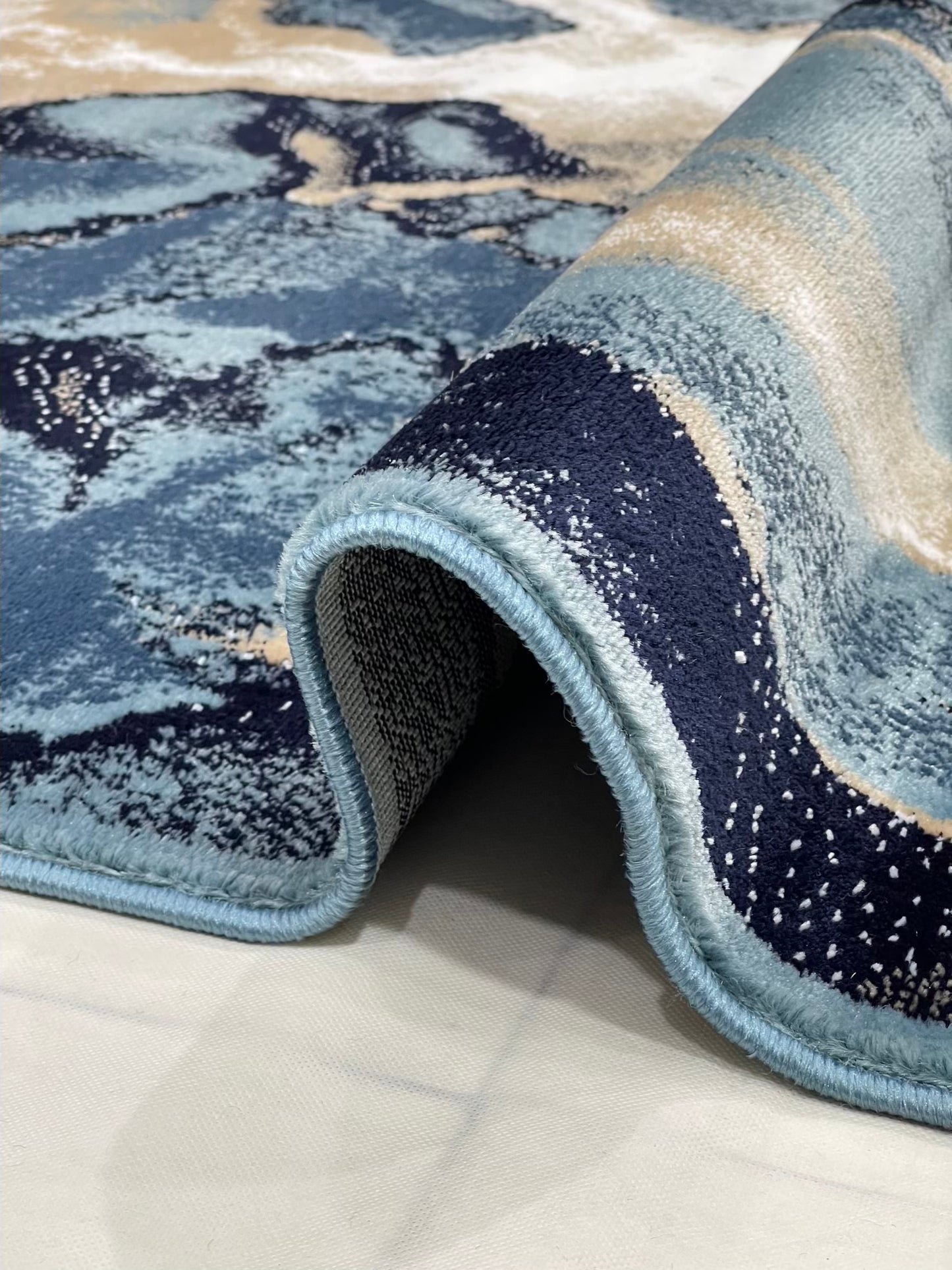 Modern polypropylene Rug,back woven(Article-349-Feroze)
Size : 5ft width x 7.3ft length (150cm x 220cm)