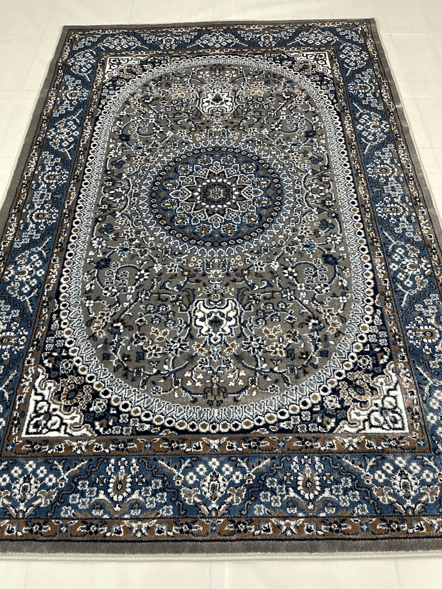 Persian Polypropylene Rug,back woven(Article-22-Grey)
Size : 5ft width x 7.3ft length (150cm x 220cm)