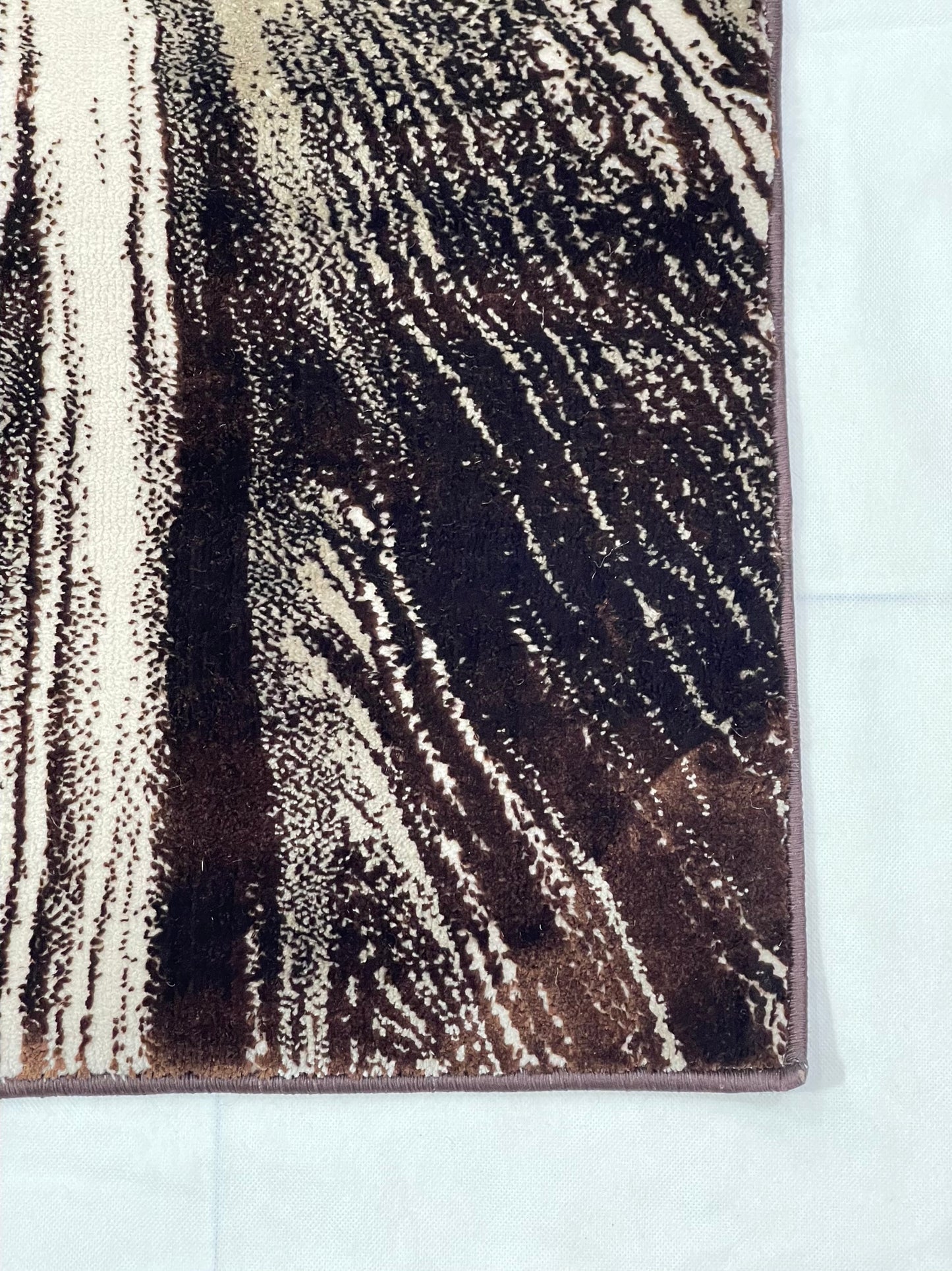 Turkish Top Quality Silk.(Article-1094-Brown)
Size: 4 ft width x 5.6 ft length ( 120cm x 170cm)