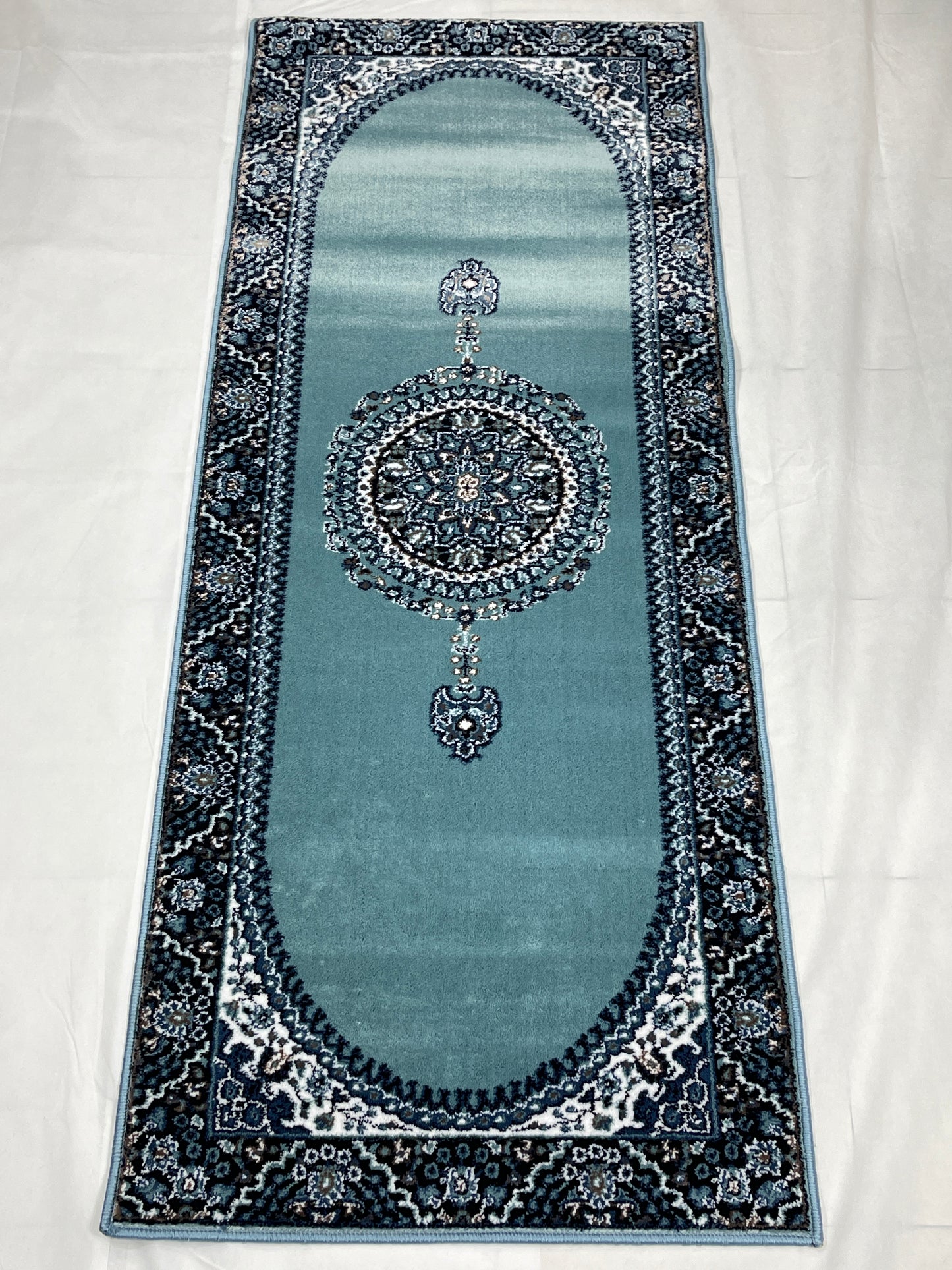 Feroze Persian Polypropylene Woven Runner.
Size : 2.6 ft width x 6.6 ft length
(80 cm x 200 cm)