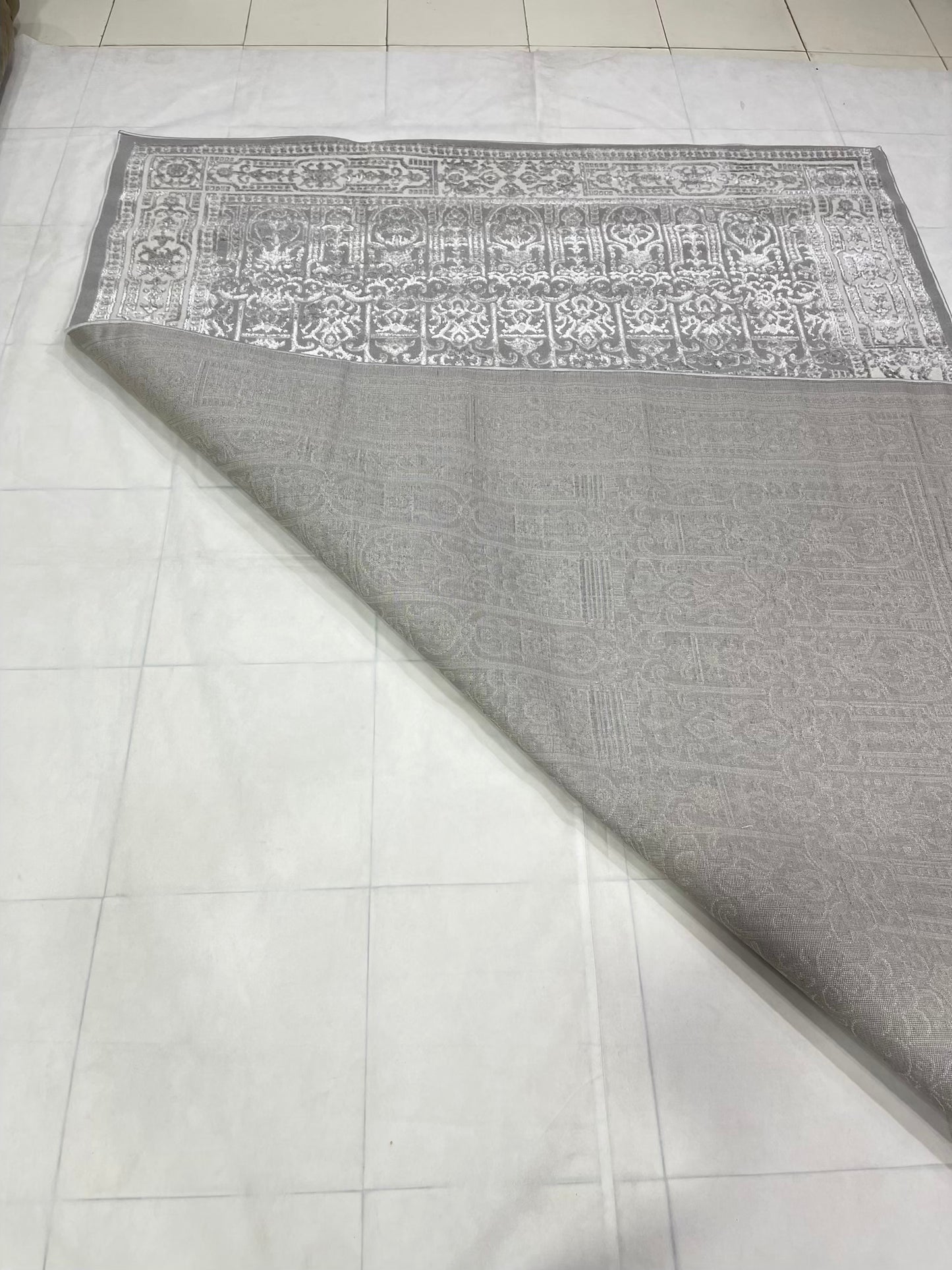 Turkish Polyester Silk.(Article-1673-grey ) Size : 6.6 ft width x 9.6 ft length ( 200 cm x 290 cm)