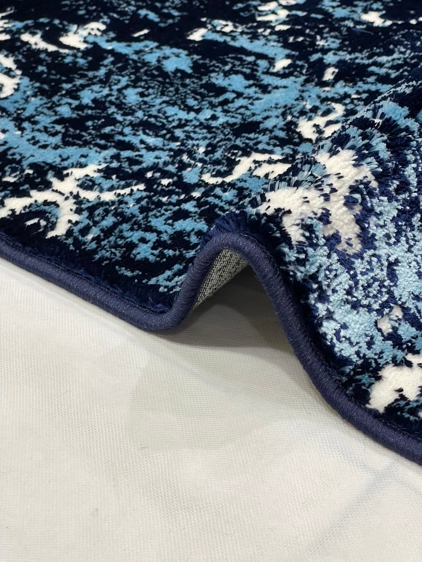Pakistani Silk Woven Rug.(Article-1457-Blue) Size : 5ft width x 7.3ft length (150cm x 220cm)