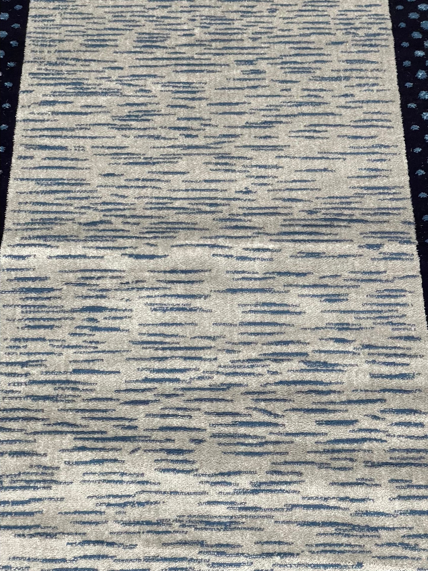 Modern polypropylene Rug,back woven(Article-1056-Grey) Size : 5ft width x 7.3ft length (150cm x 220cm)