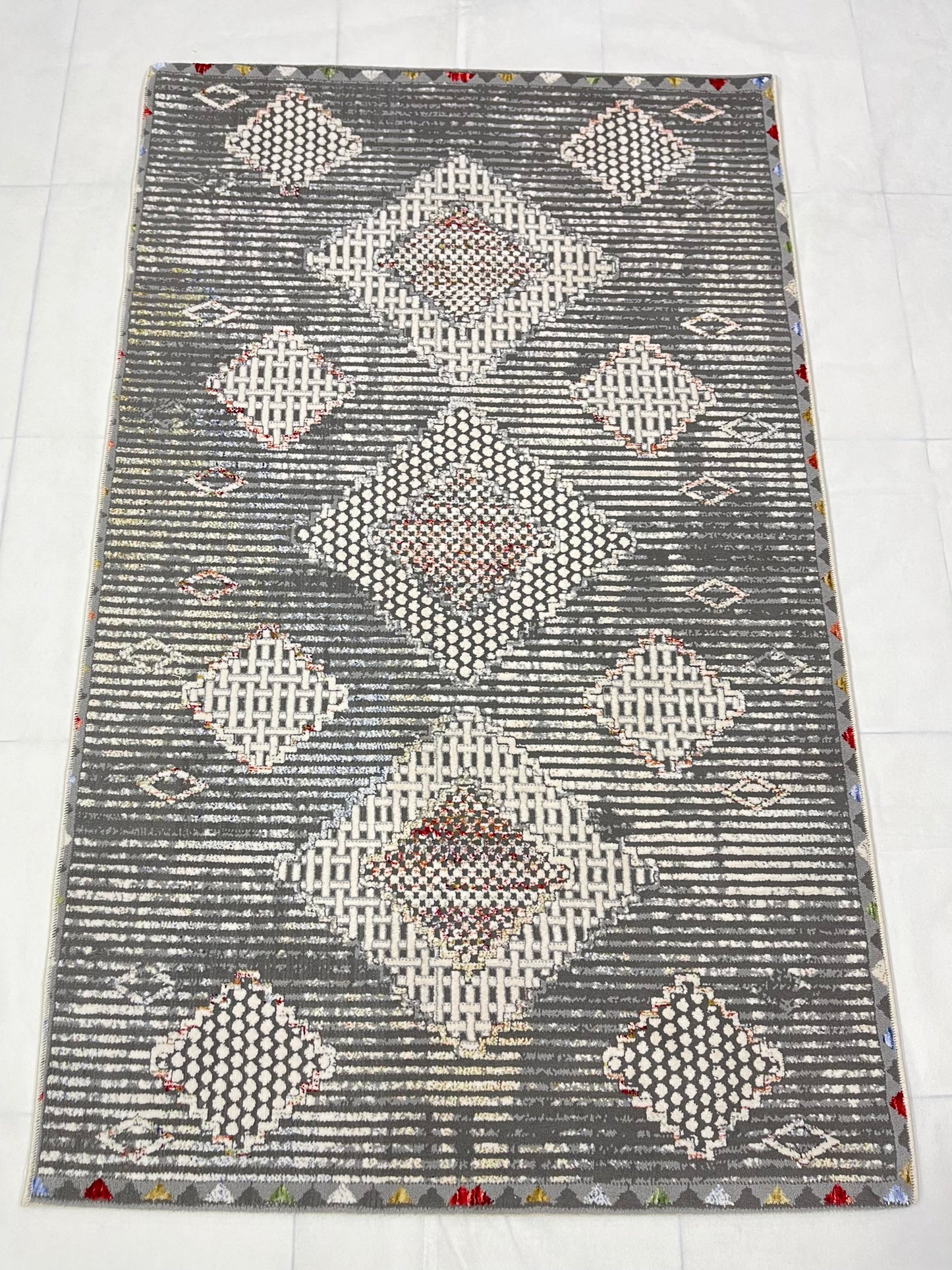 Irani viscose Rug , Woven Back Article-312-Grey Size : 3 ft width x 5 ft length (100 cm x 150cm)