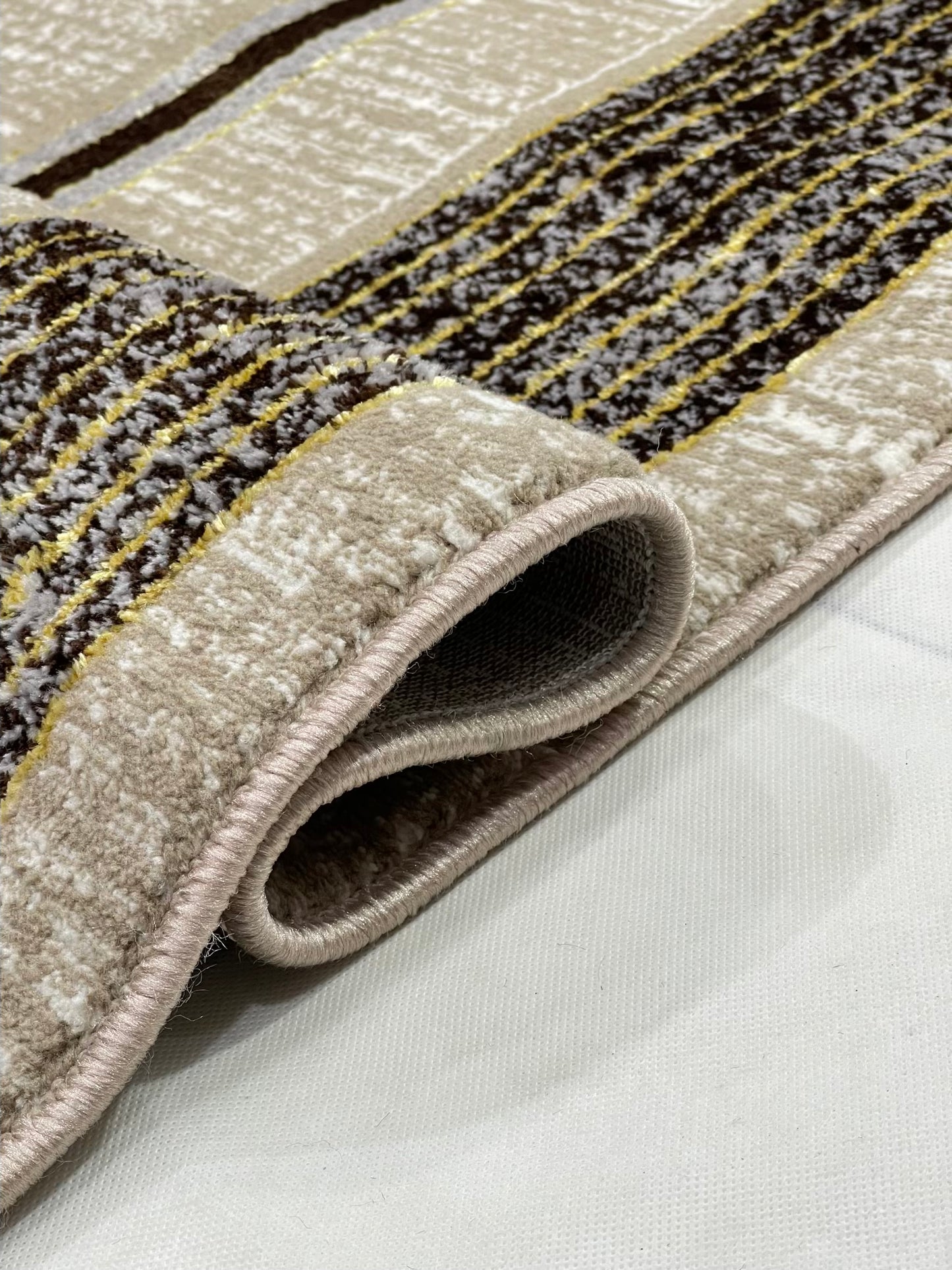 Pakistani Silk Woven Rug.(Article-1450-Light Beige)
Size : 5ft width x 7.3ft length (150cm x 220cm)