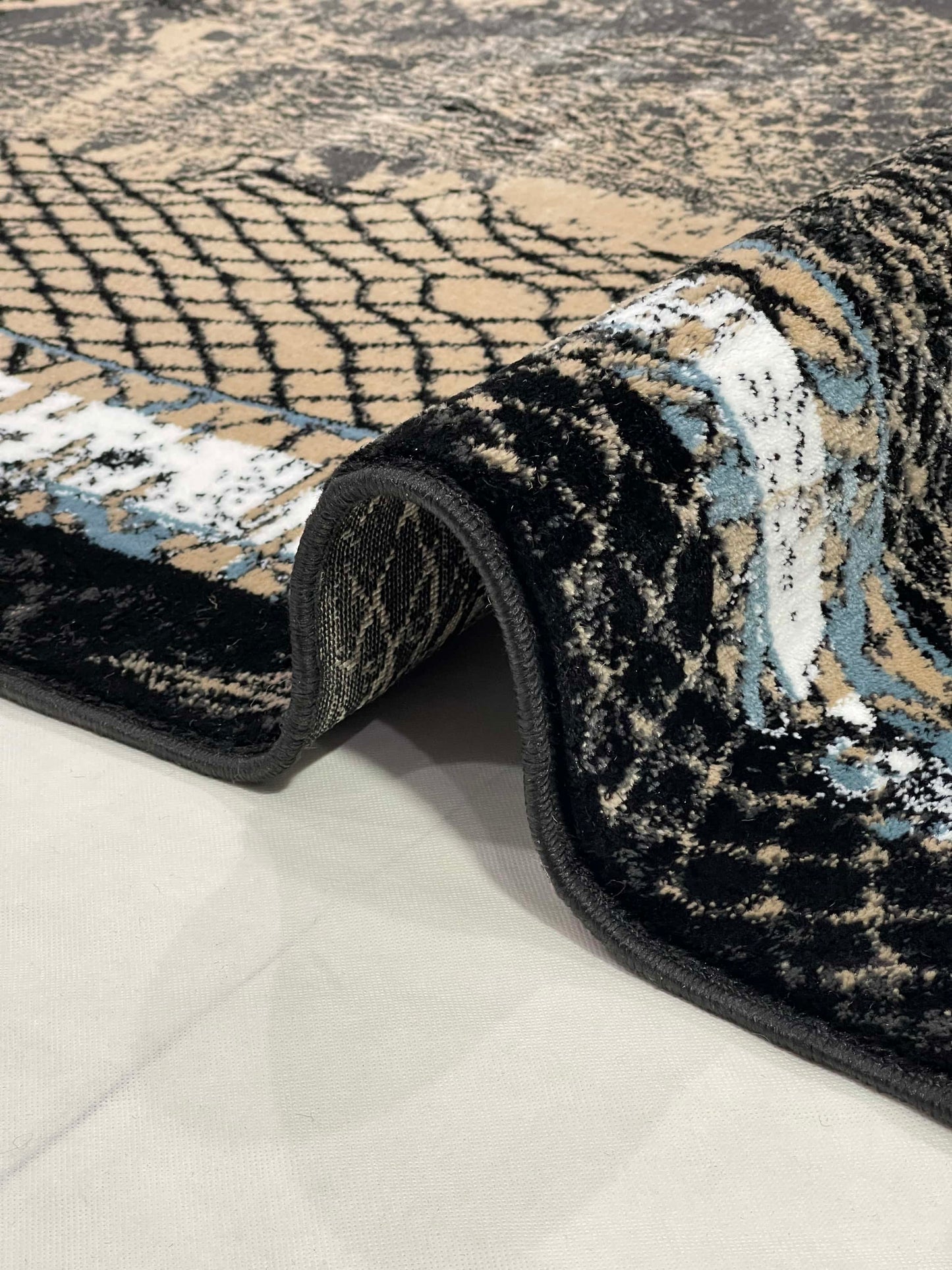 Modern polypropylene Rug,back woven(Article-1021-Black)
Size : 5ft width x 7.3ft length (150cm x 220cm)