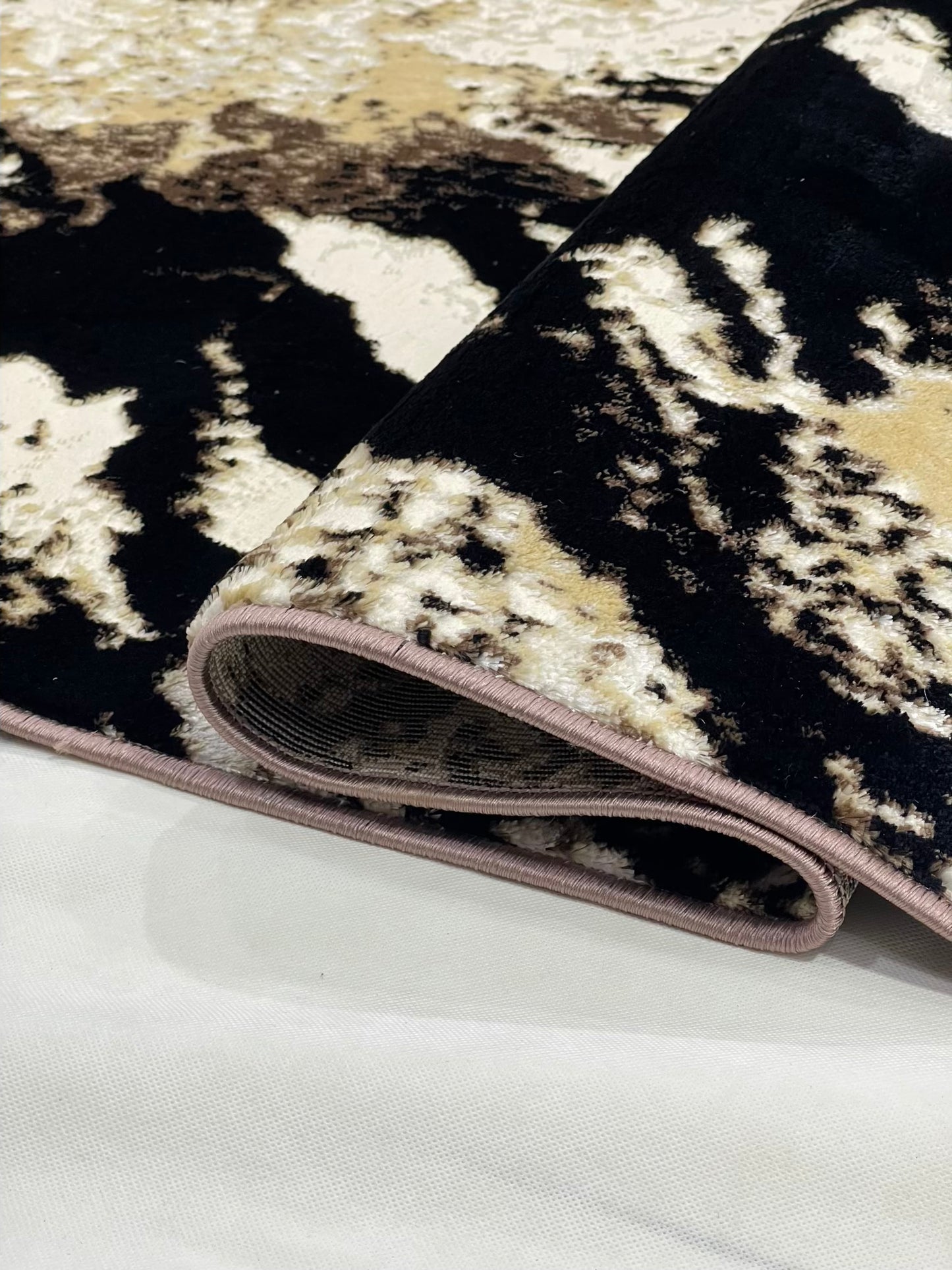 Turkish Top Quality Silk.(Article-1090-Cream , Black) Size: 6.6 ft width x 9.6 ft length (200cm x 290cm)