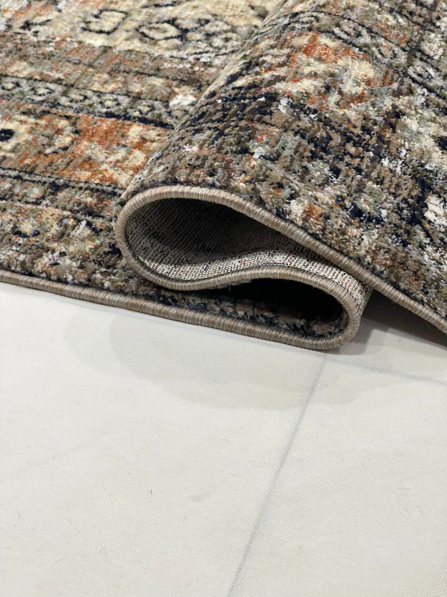 Turkish Polypropylene Silk. Woven Back (Article-1670-Multi )
Size : 5ft width x 7.3ft length (150cm x 220cm)