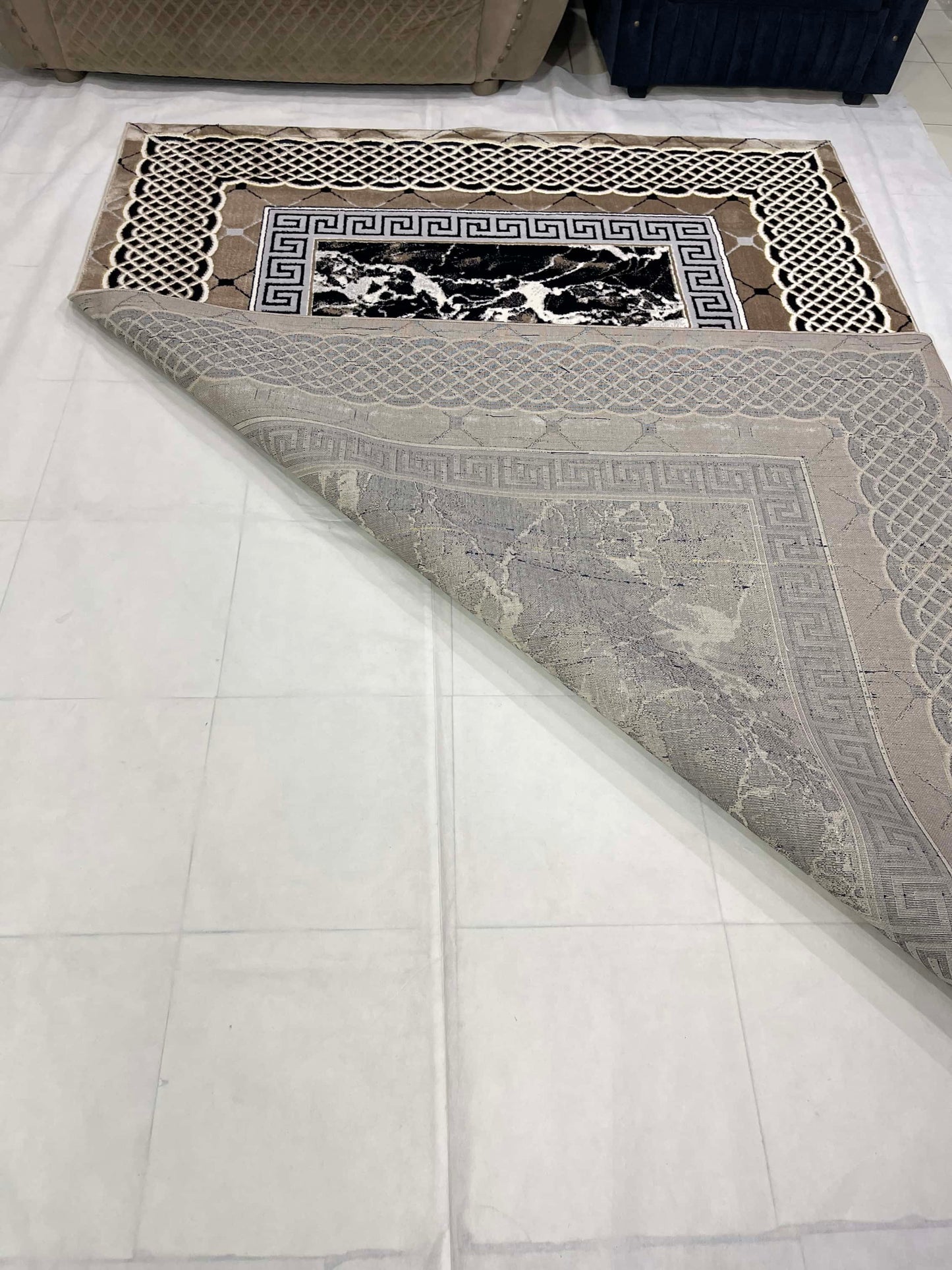 Polyester Silk.(Article-1607-Mink )
Size : 6.6 ft width x 9.6 ft length ( 200 cm x 290 cm)