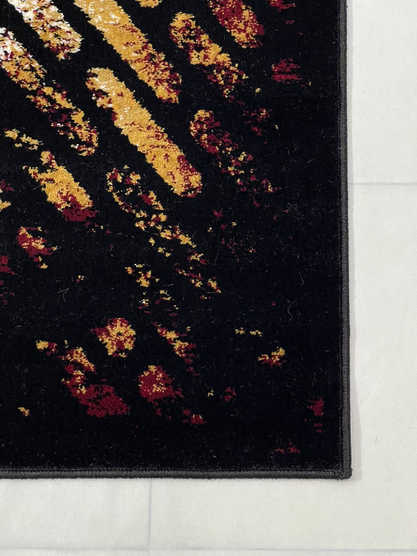 Modern Polypropylene Rug,Woven Back (Article-172-Black ) Size : 4 ft width x 5.6 ft length (120 cm x 170 cm)