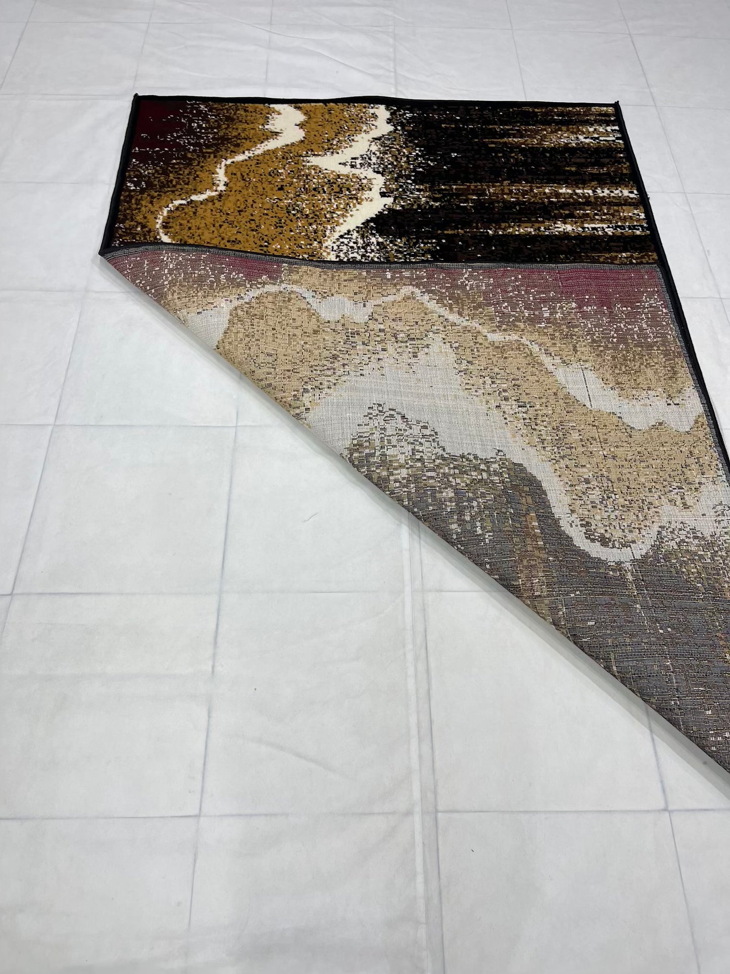 Modern polypropylene Rug,back woven(Article-670-Black)
Size : 5ft width x 7.3ft length (150cm x 220cm)