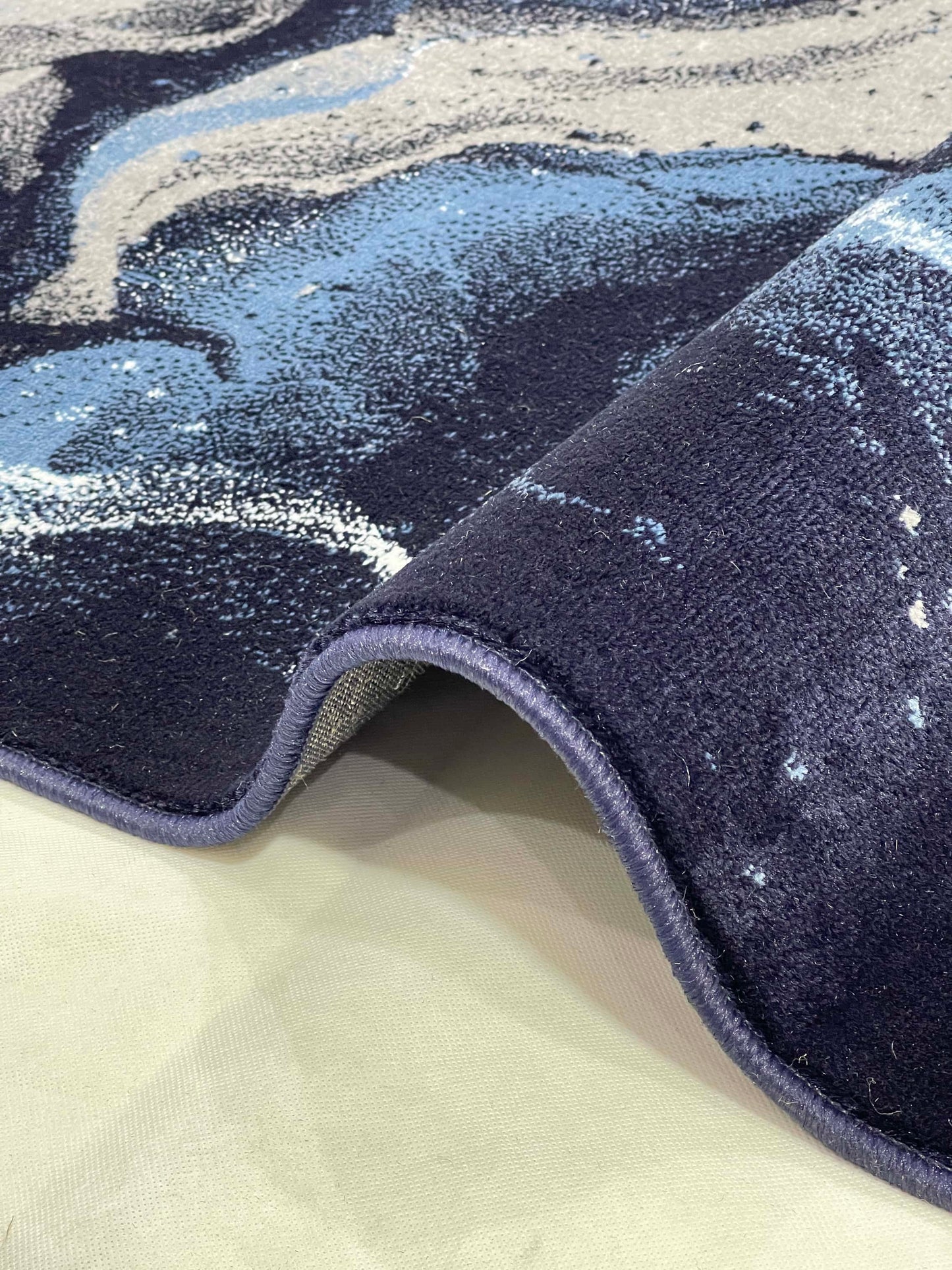 Blue Modern Polypropylene Woven Rug.
Size : 2.6 ft width x 6.6 ft length
(80 cm x 200cm)