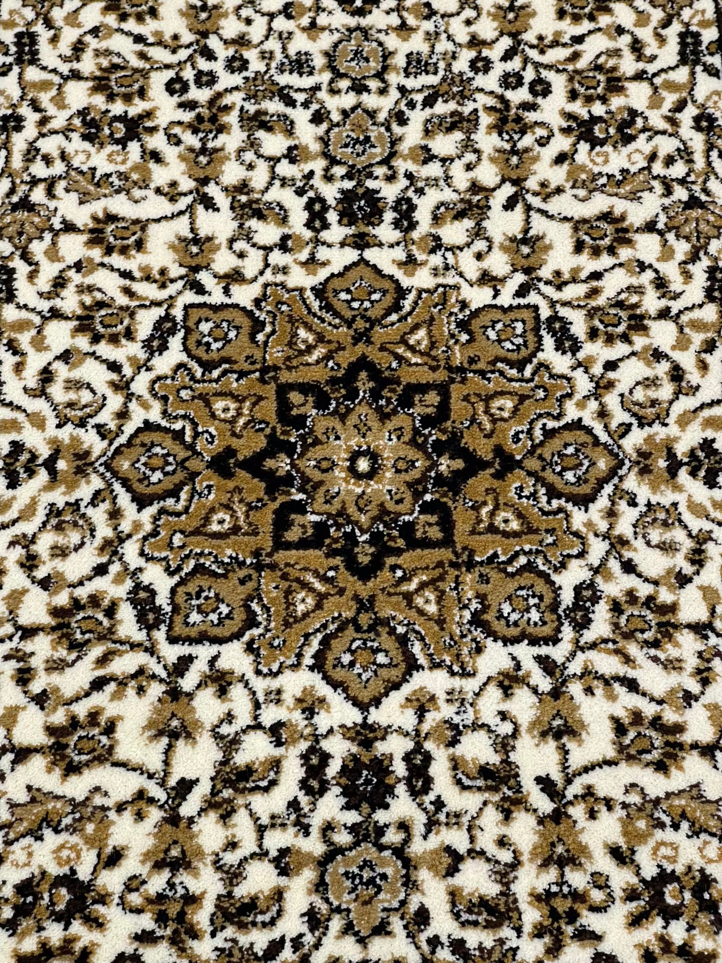 Off white Persian Polypropylene Woven Runner.
Size : 2.6 ft width x 6.6 ft length
(80 cm x 200cm)