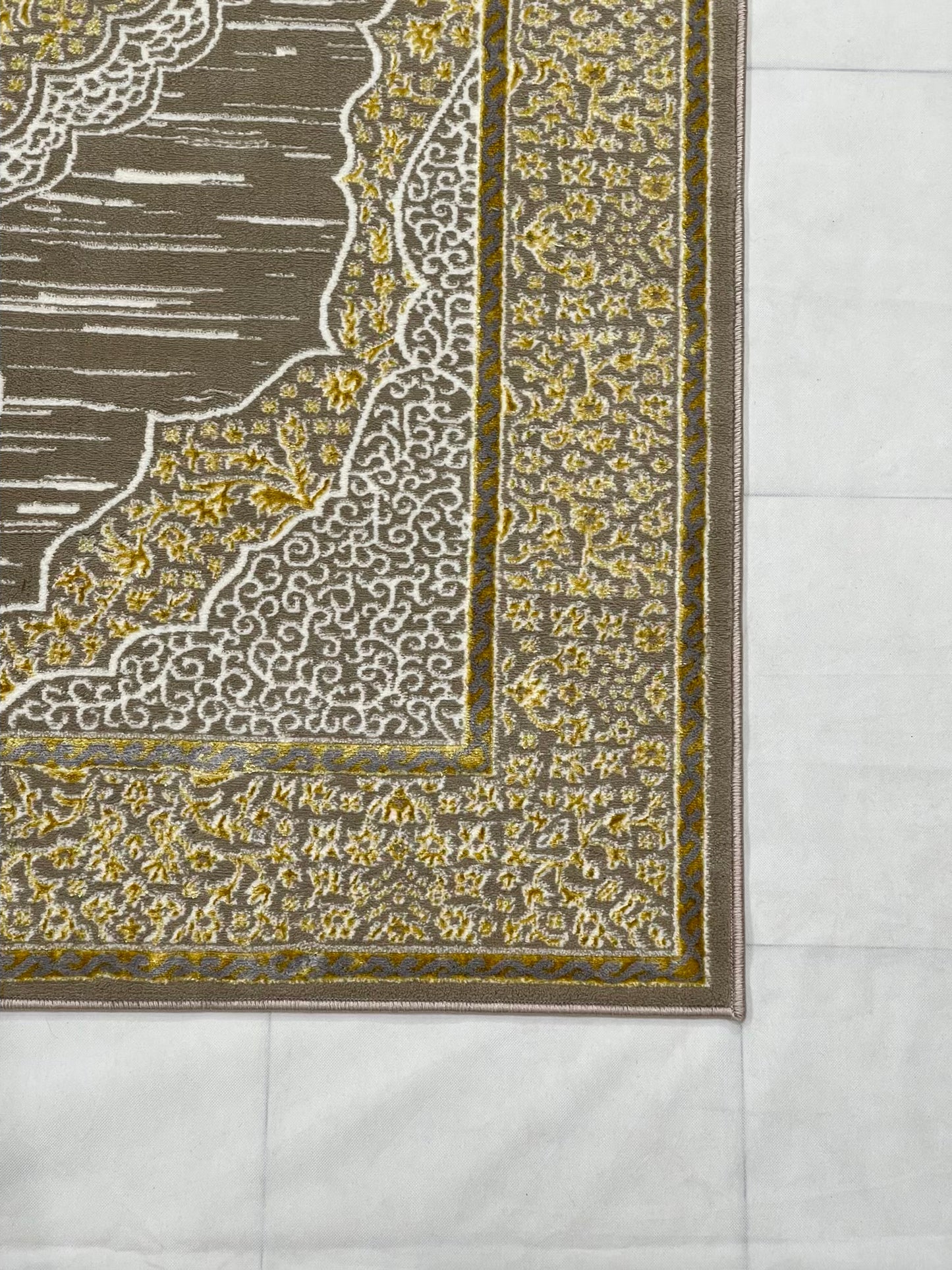 Pakistani Silk Woven Rug.(Article-1460-Light Beige , Gold)
Size : 5ft width x 7.3ft length (150cm x 220cm)