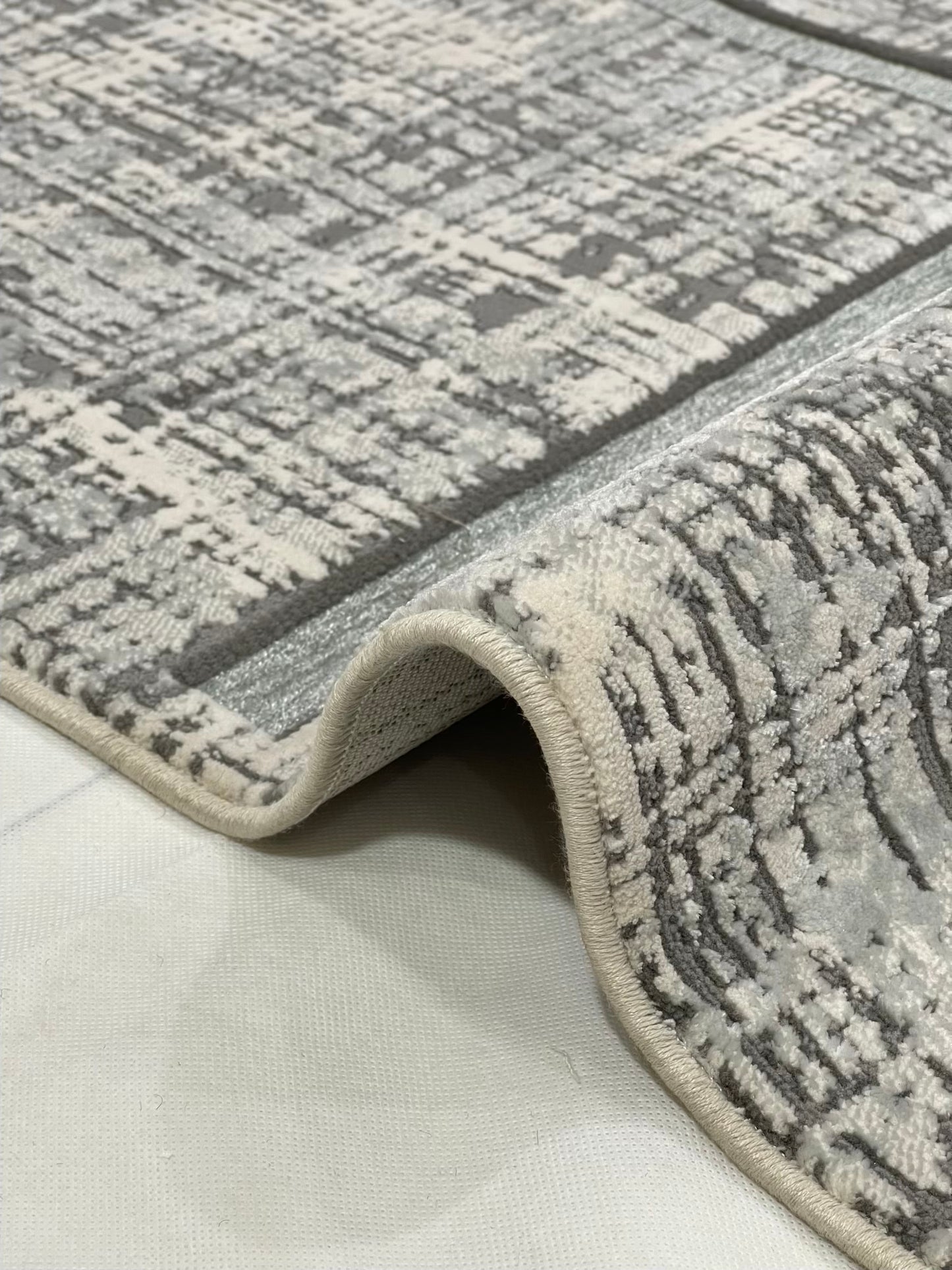 Irani viscose Rug , Woven Back Article-304-Off white , Grey Size : 3 ft width x 5 ft length (100 cm x 150cm)