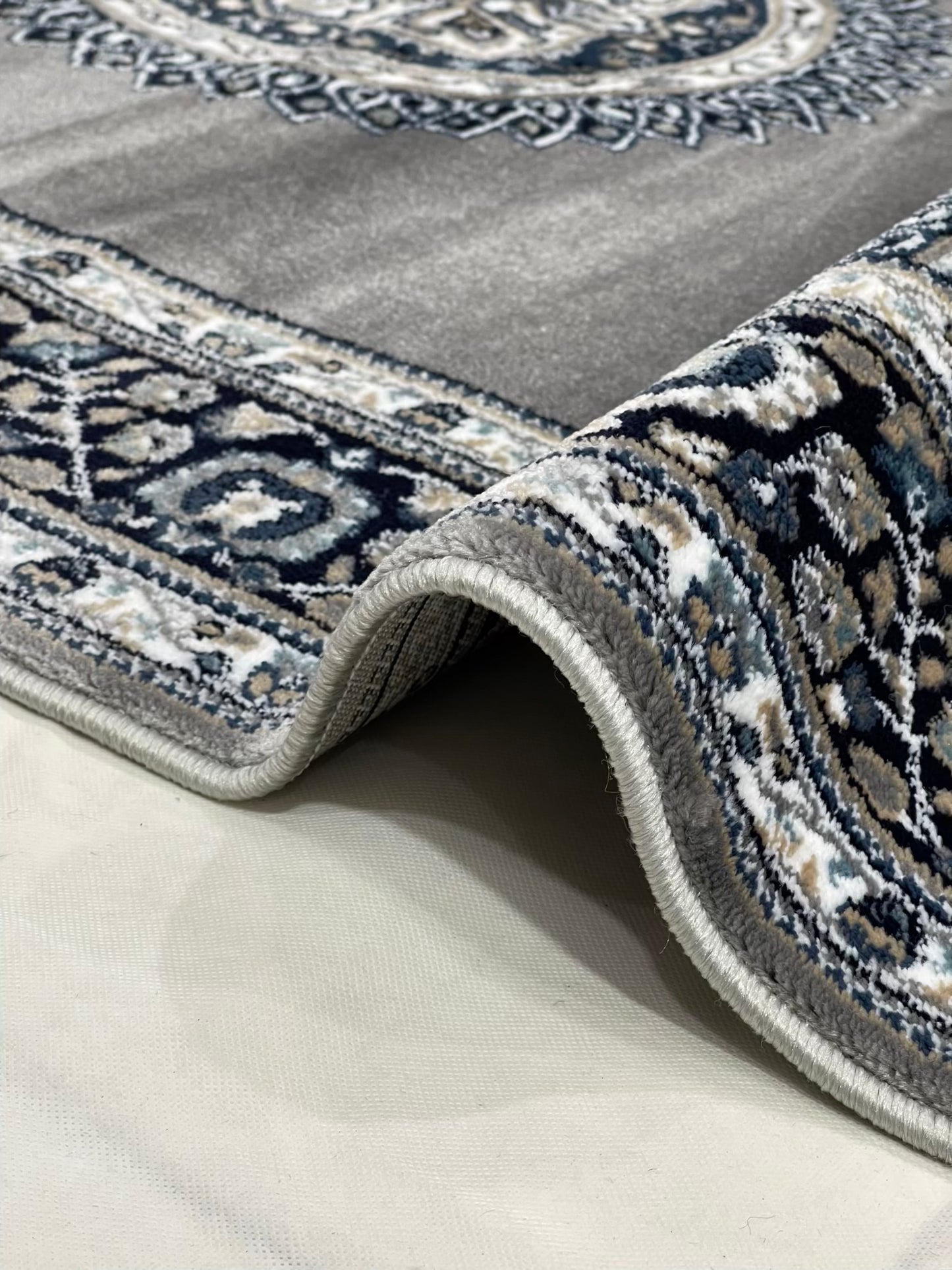 Persian Polypropylene Rug,back woven(Article-57-Grey)
Size : 5ft width x 7.3ft length (150cm x 220cm)