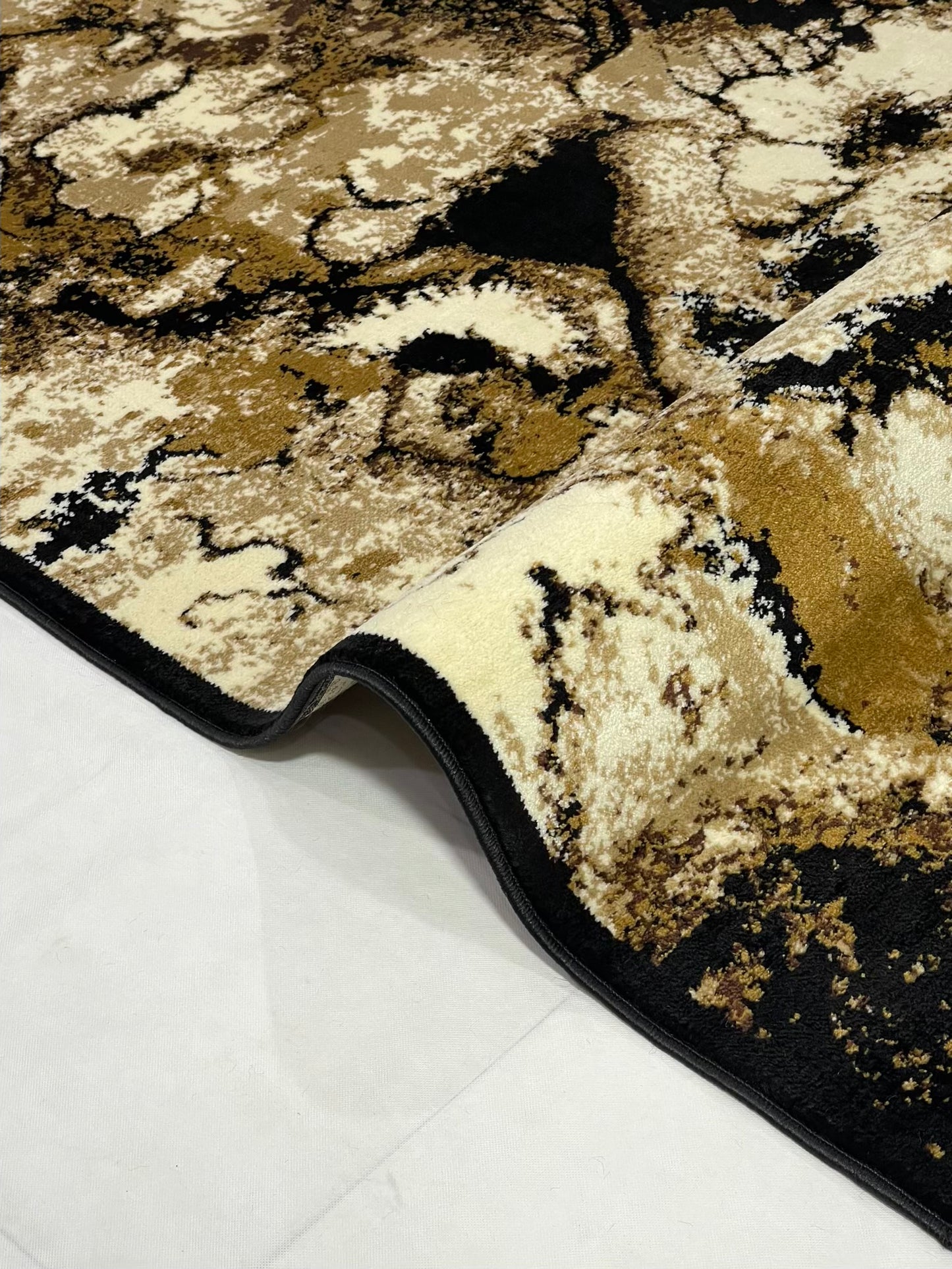 Modern polypropylene Rug,back woven(Article-1302-Black)
Size : 5ft width x 7.3ft length (150cm x 220cm)