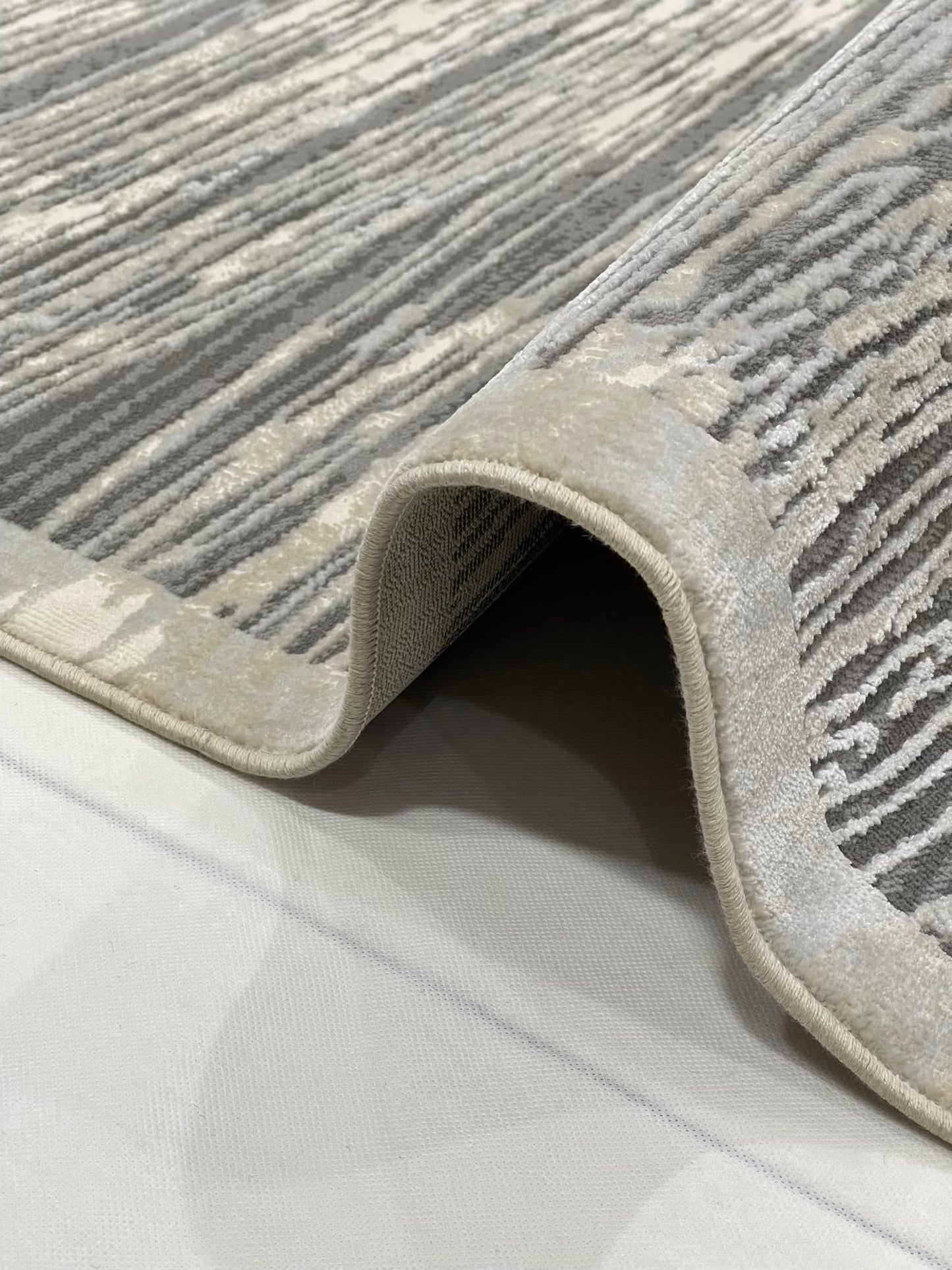 Modern Turkish Silk , Woven Back (Article-1301-Off white,Grey)
Size : 5 ft width x 7.3 ft length
