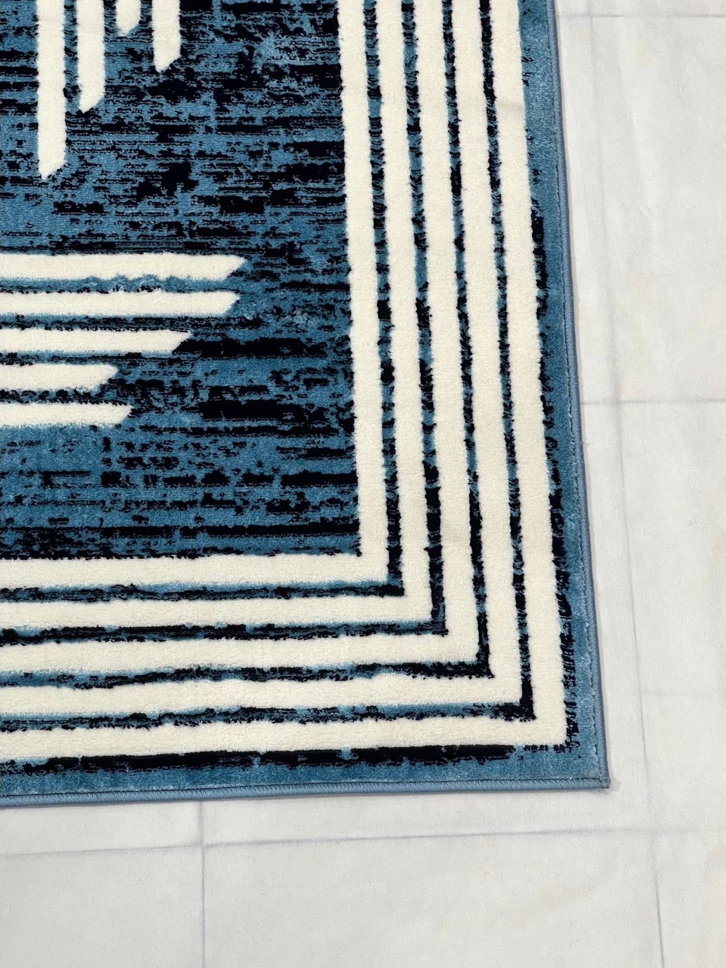 Pakistani Silk Woven Rug.(Article-1455-Feroze) Size : 5ft width x 7.3ft length (150cm x 220cm)