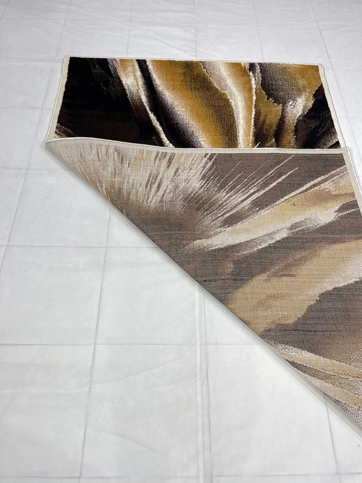 Modern polypropylene Rug,back woven(Article-8122-Off white)
Size : 5ft width x 7.3ft length (150cm x 220cm)