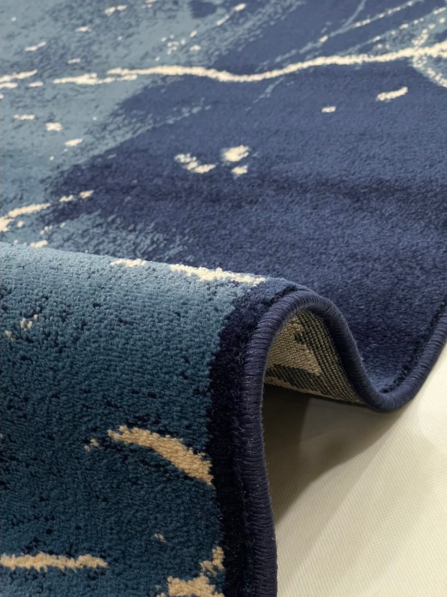 Modern polypropylene Rug,back woven(Article-3566-Blue)
Size : 6.6 ft width x 9.6 ft length (200cm x 290cm)