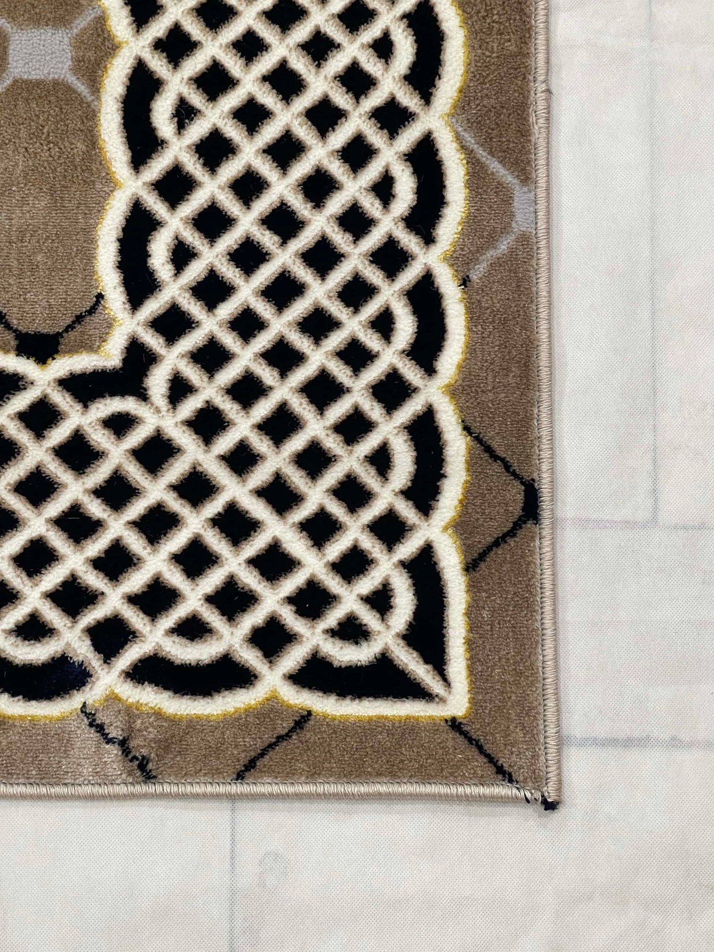 Polyester Silk.(Article-1607-Mink )
Size : 6.6 ft width x 9.6 ft length ( 200 cm x 290 cm)