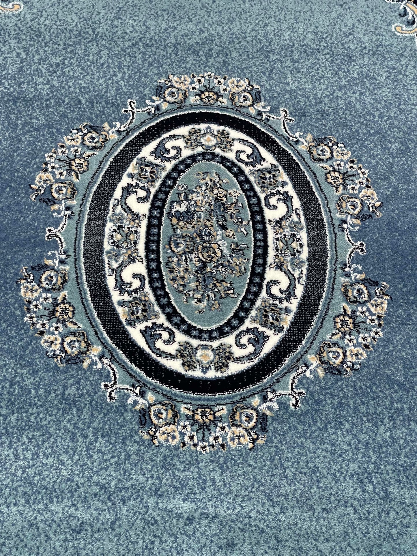 Versace Polypropylene woven Rug.
Article-75-Feroze
Size : 5ft width x 7.3ft length (150cm x 220cm)