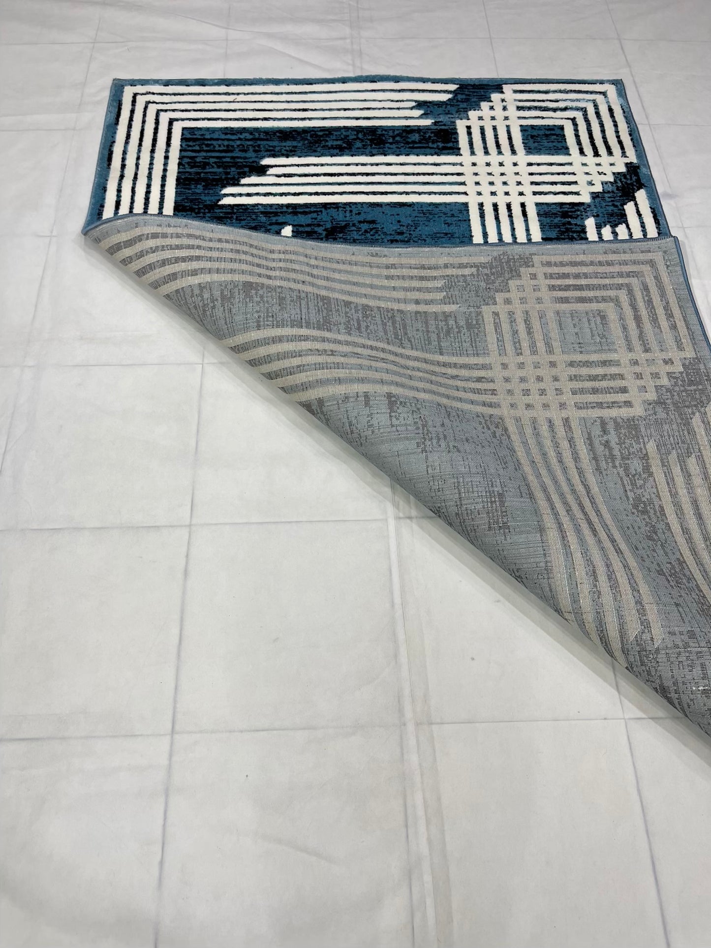 Pakistani Silk Woven Rug.(Article-1455-Feroze) Size : 5ft width x 7.3ft length (150cm x 220cm)