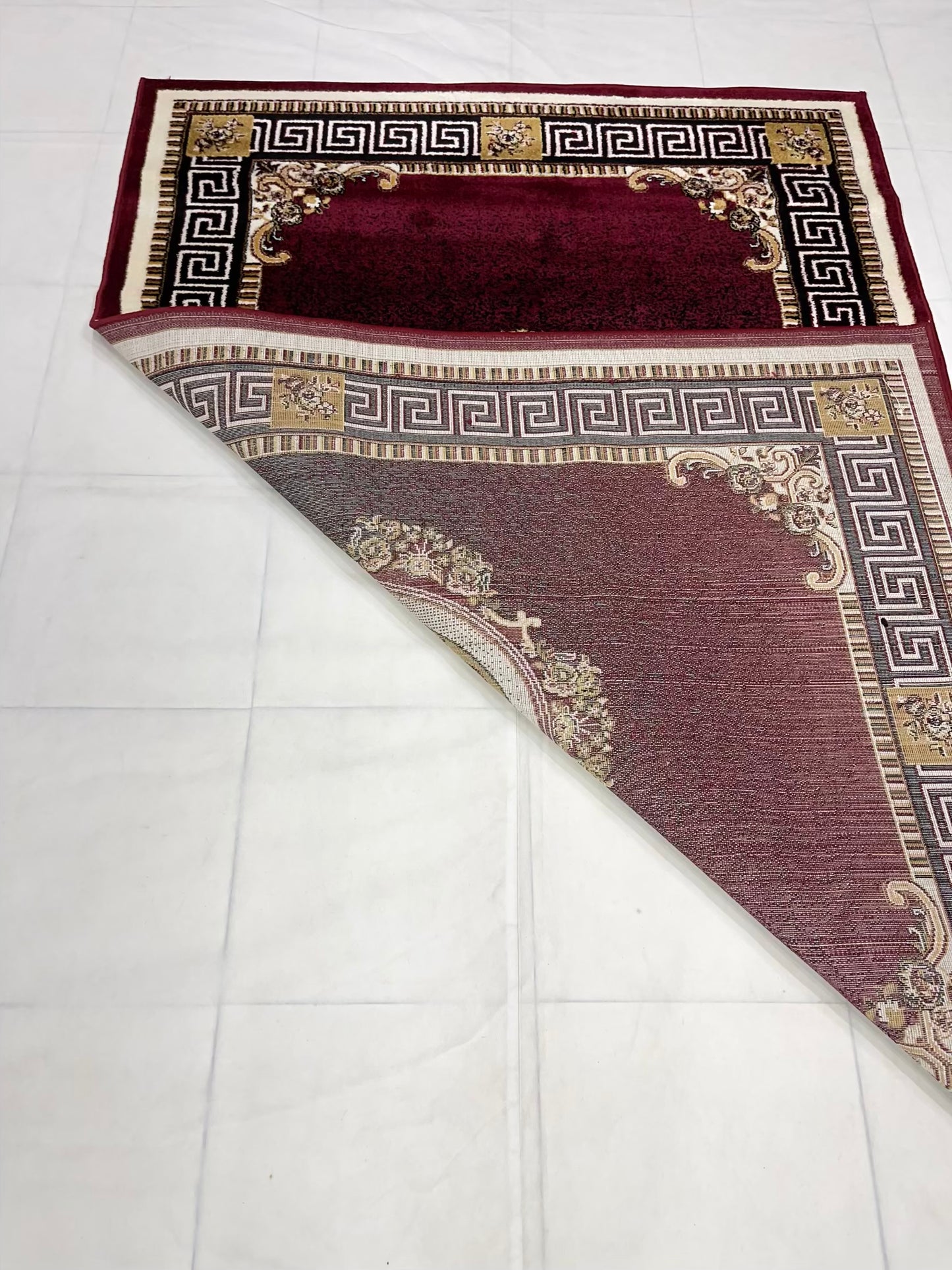 Versace Polypropylene woven Rug.
Article-75-Red
Size : 5ft width x 7.3ft length (150cm x 220cm)