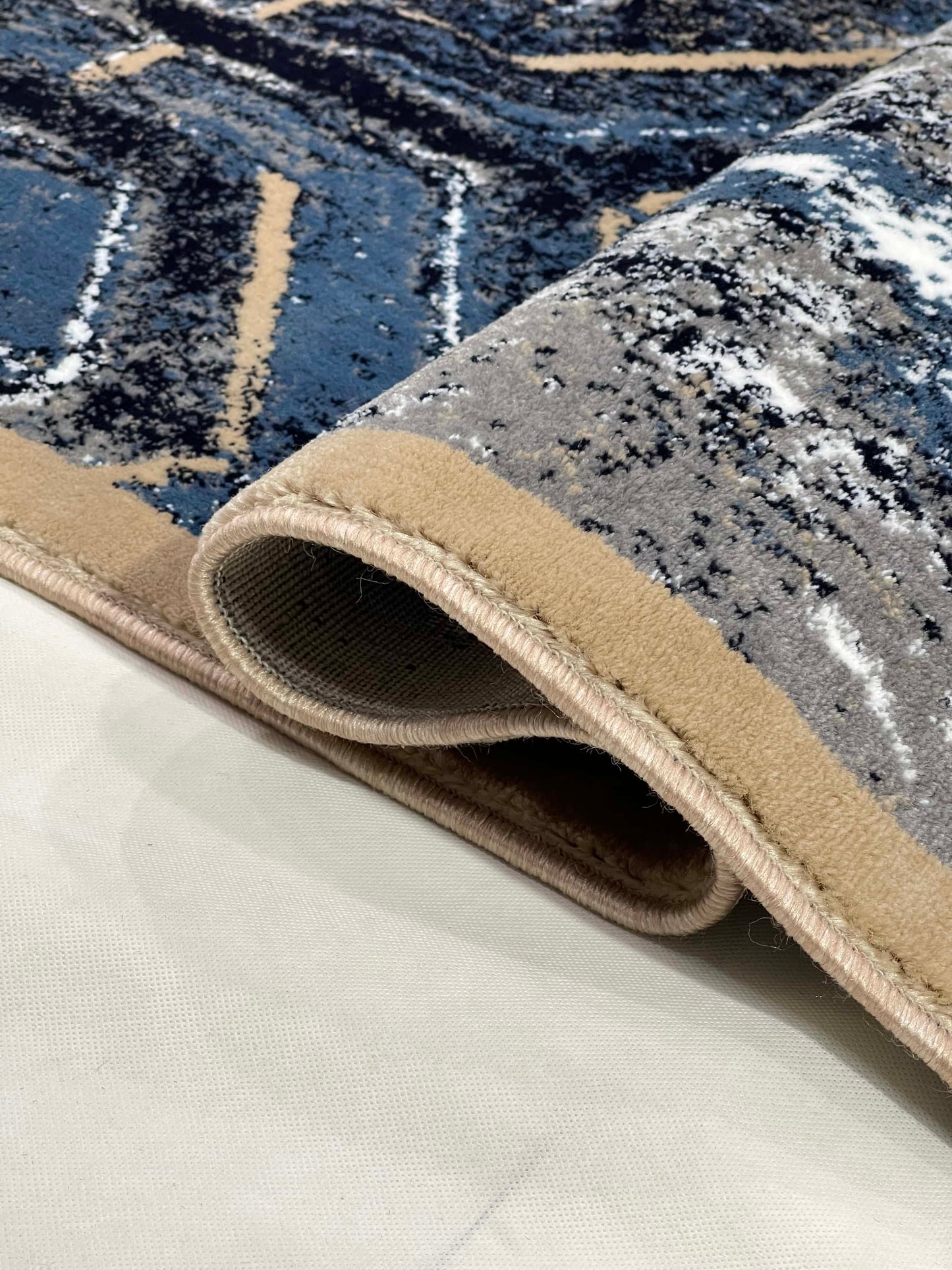 Modern polypropylene Rug,back woven(Article-160- Mink , Blue)
Size : 6.6 ft width x 9.6 ft length (200cm x 290cm)