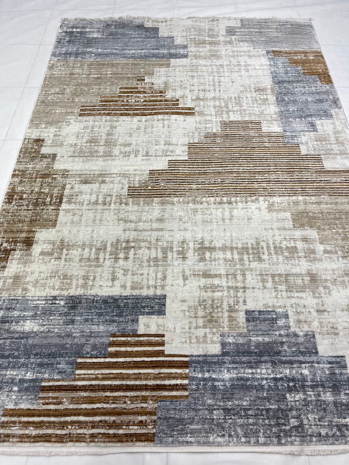 Turkish Polypropylene Silk.(Article-1680-Off white , Grey ,Brown) Size : 5ft width x 7.3ft length (160 cm x 225cm)