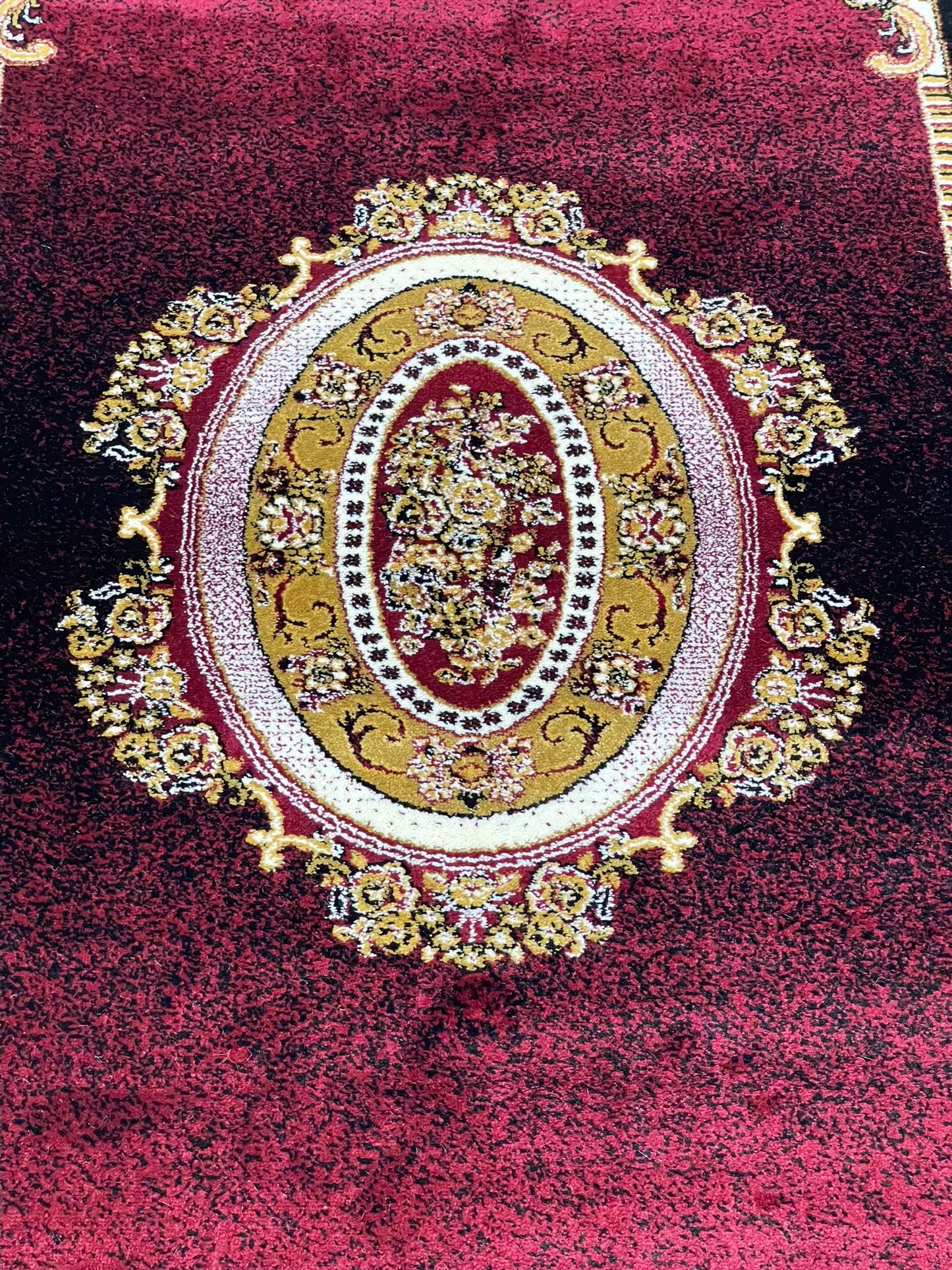 Versace Polypropylene woven Rug.
Article-75-Red
Size : 5ft width x 7.3ft length (150cm x 220cm)