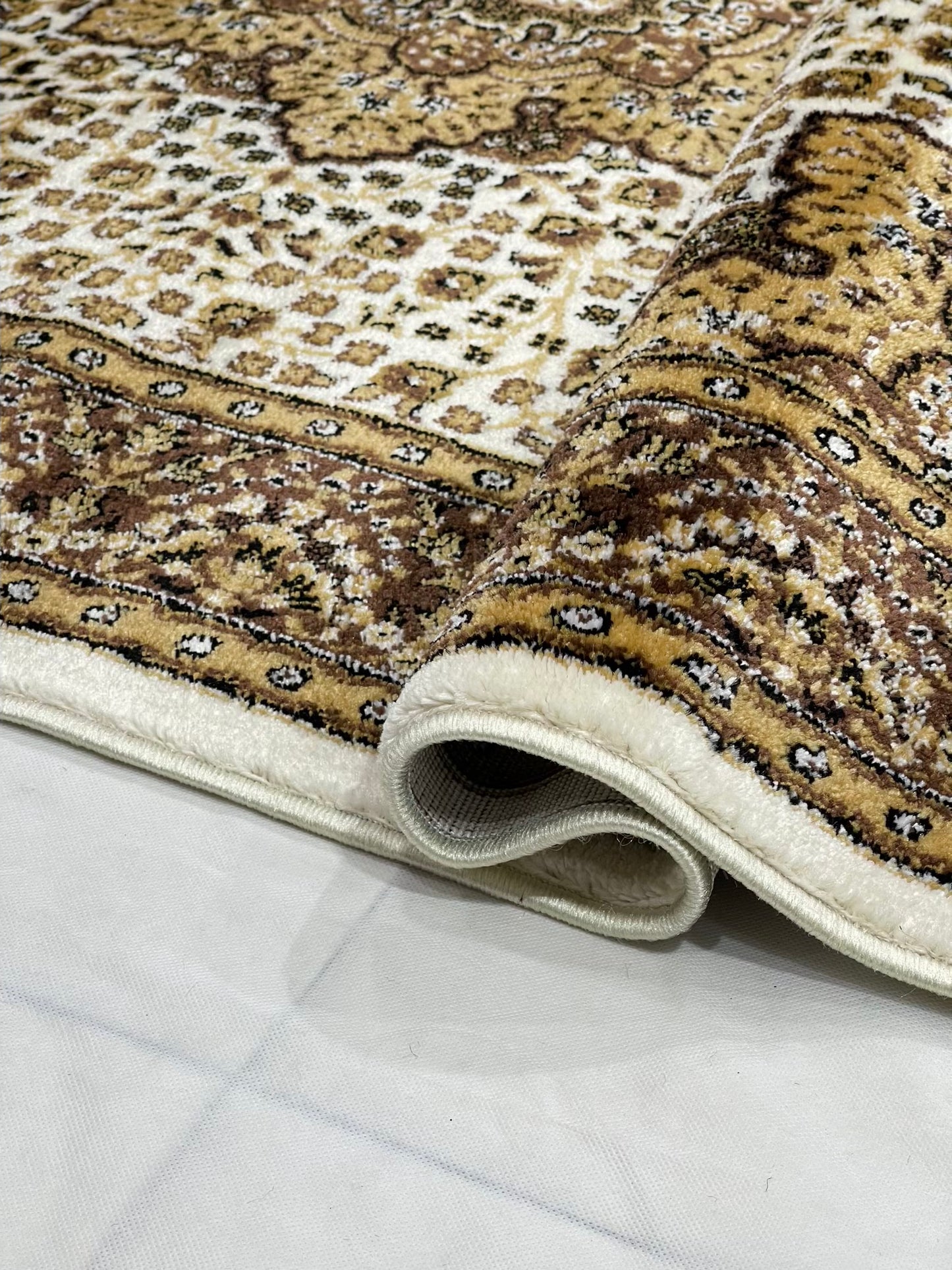 Persian polypropylene Rug,back woven(Article-141-Off white)
Size : 5ft width x 7.3ft length (150cm x 220cm)