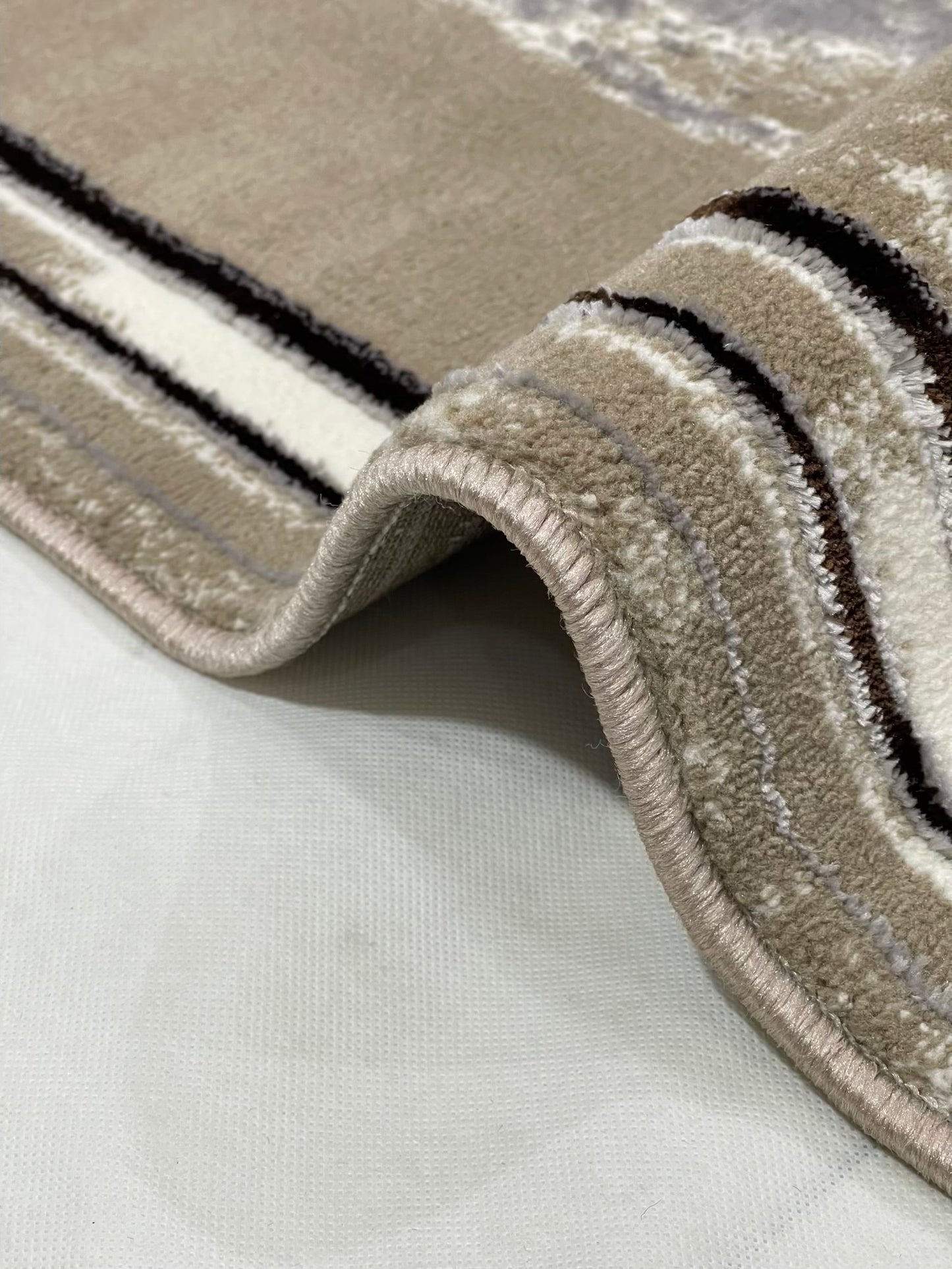 Pakistani Silk Woven Rug.(Article-1555-Light Beige) Size : 4 ft width x 5.6 ft length