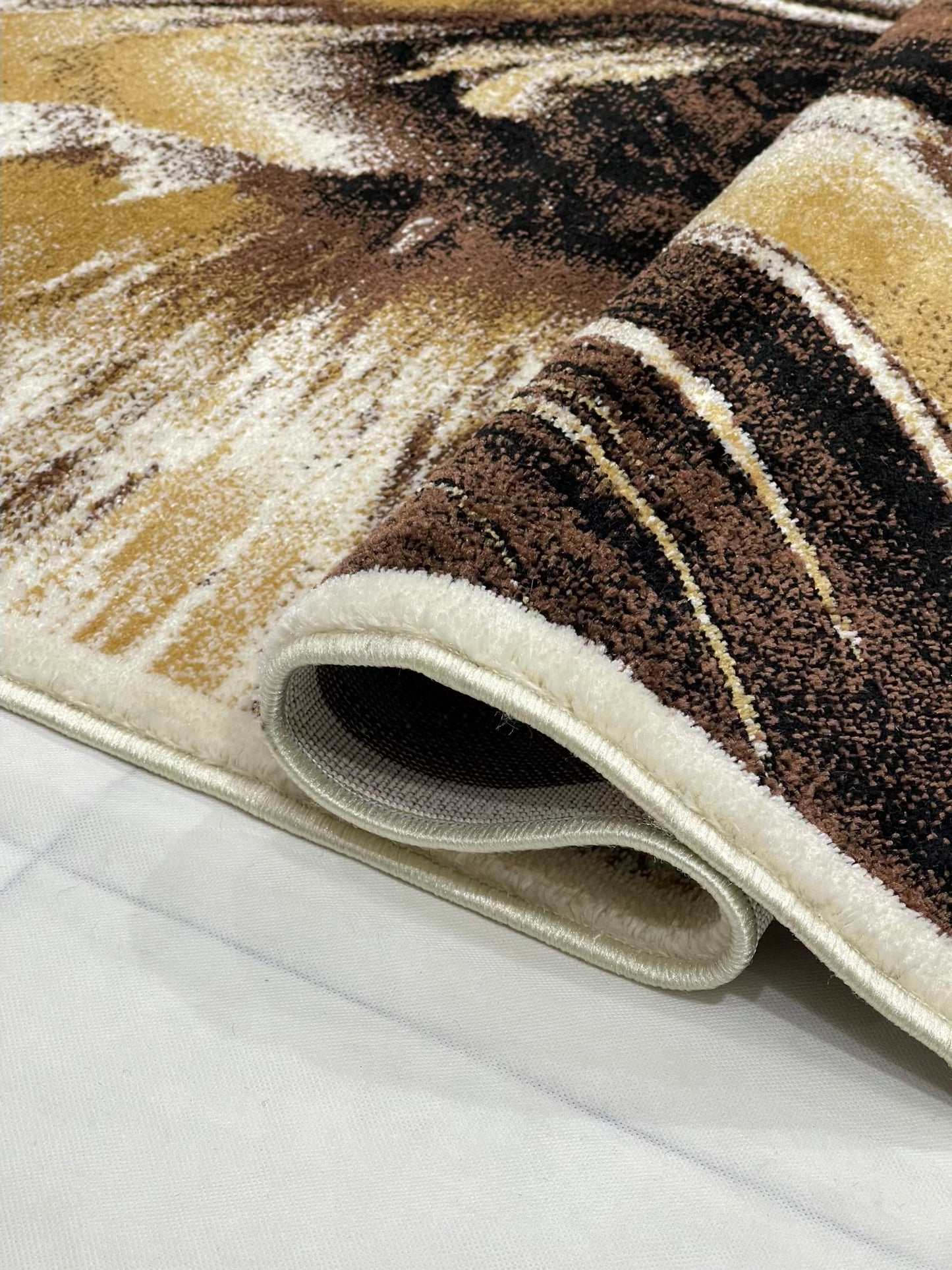 Modern polypropylene Rug,back woven(Article-8122-Off white)
Size : 5ft width x 7.3ft length (150cm x 220cm)