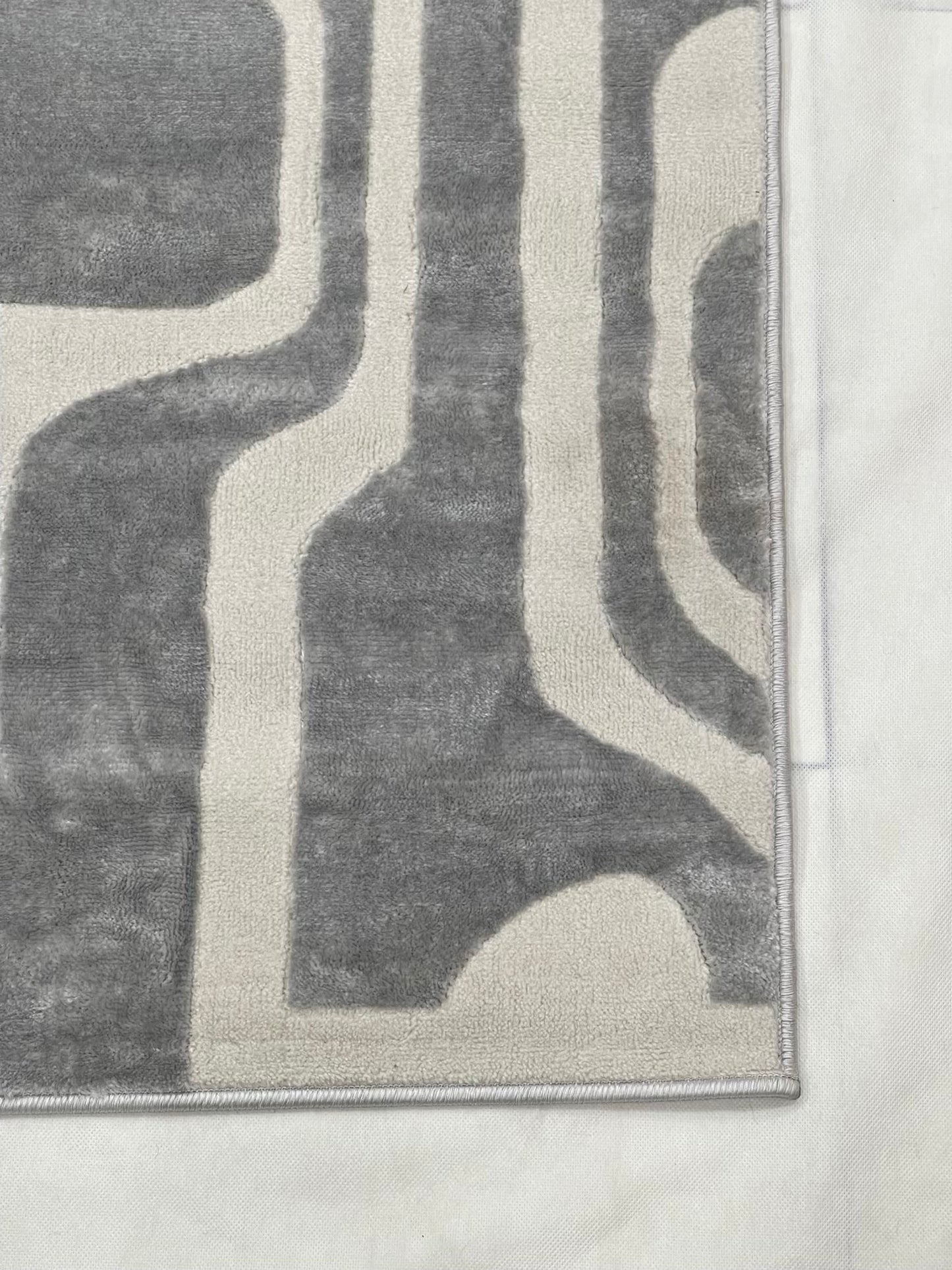 Modern Turkish Silk , Woven Back (Article-1303-Off white,Grey) Size : 5 ft width x 7.3 ft length