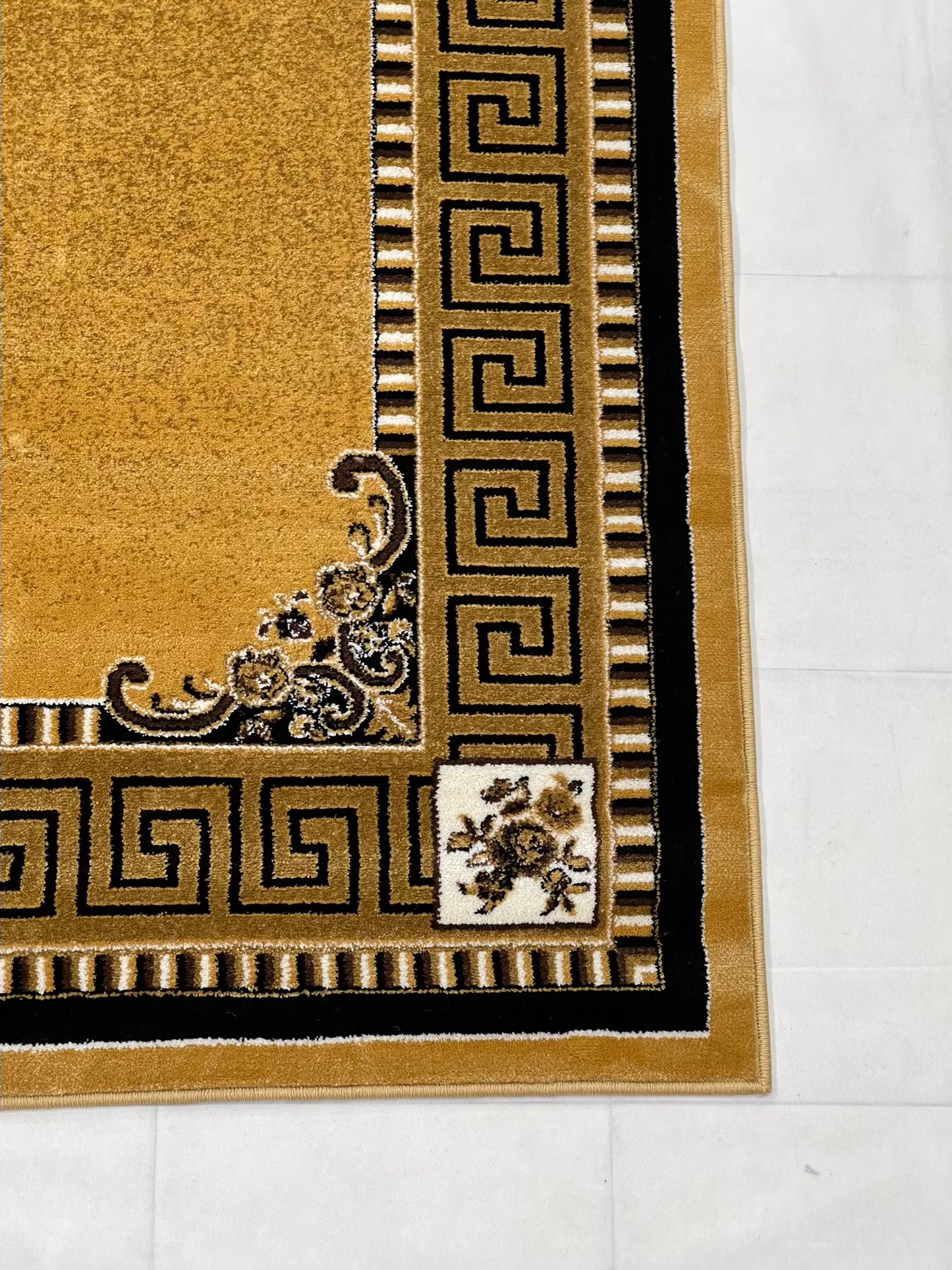 Versace polypropylene Rug,back woven(Article-75-Beige)
Size : 6.6 ft width x 9.6 ft length (200cm x 290cm)