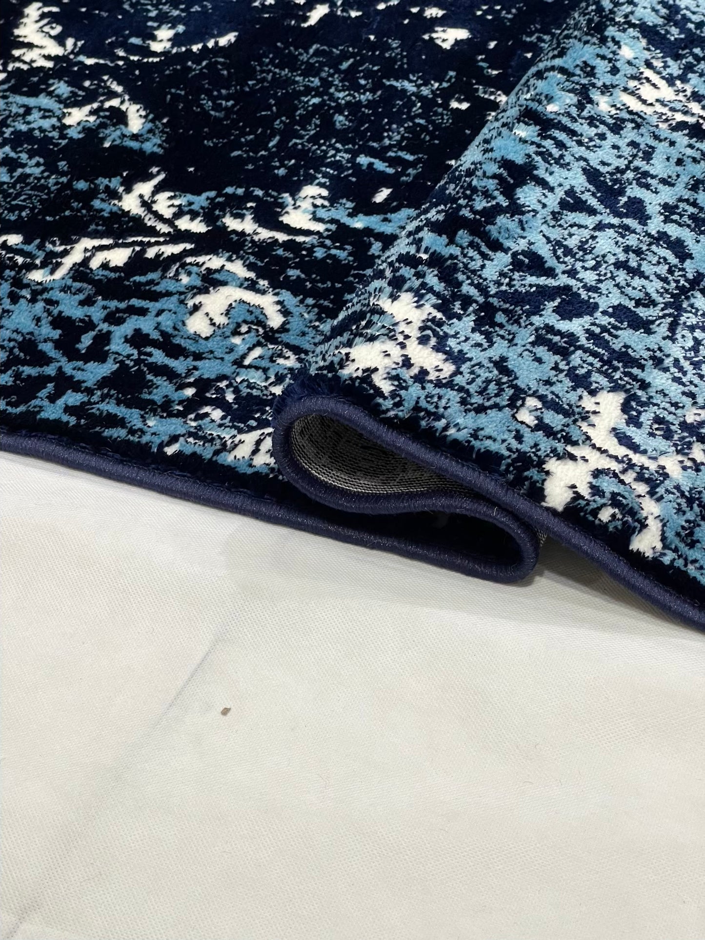 Pakistani Silk Woven Rug.(Article-1457-Blue) Size : 5ft width x 7.3ft length (150cm x 220cm)