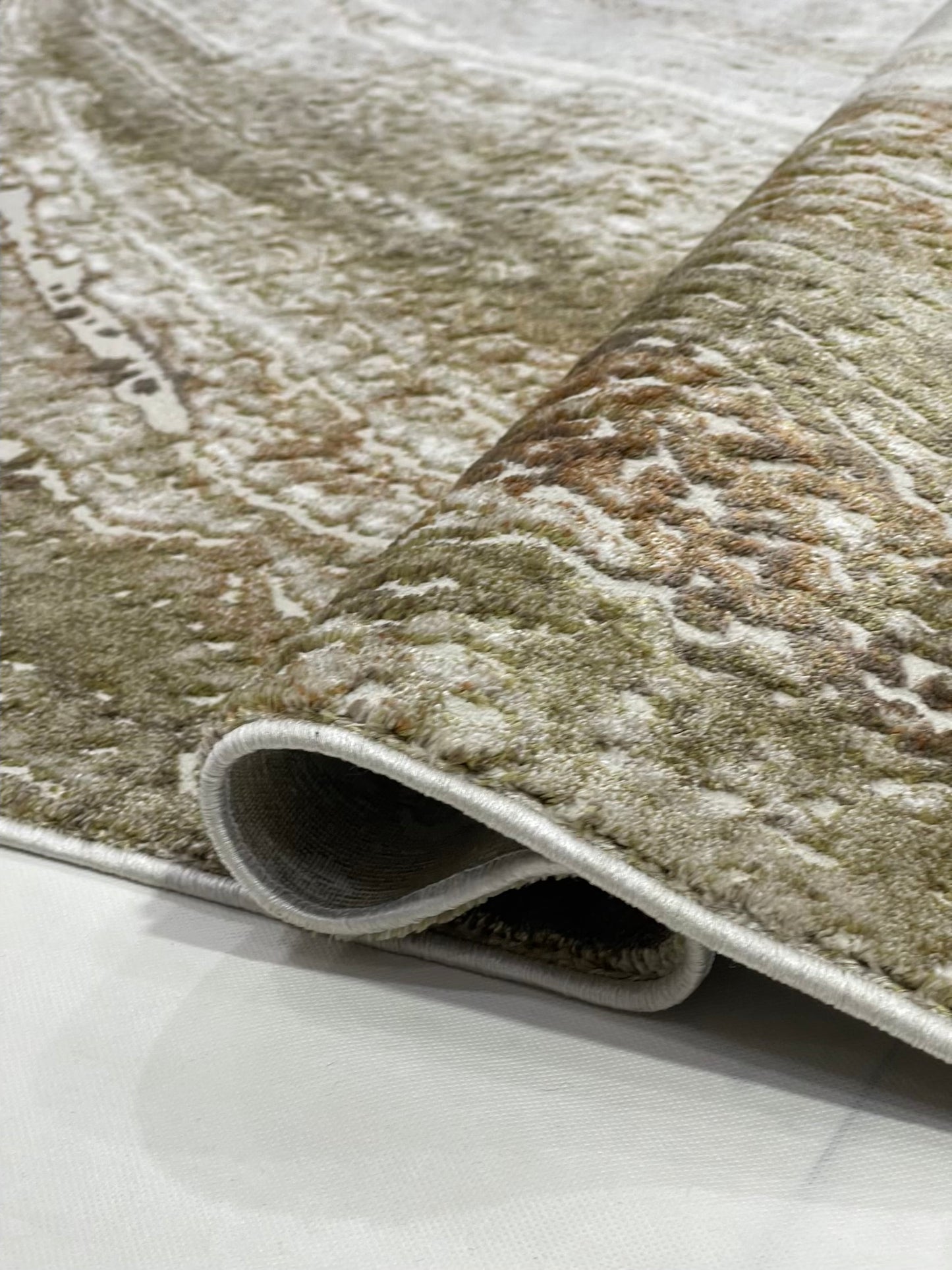Turkish Top Quality Silk.(Article-1089-Cream ) Size: 6.6 ft width x 9.6 ft length (200cm x 290cm)