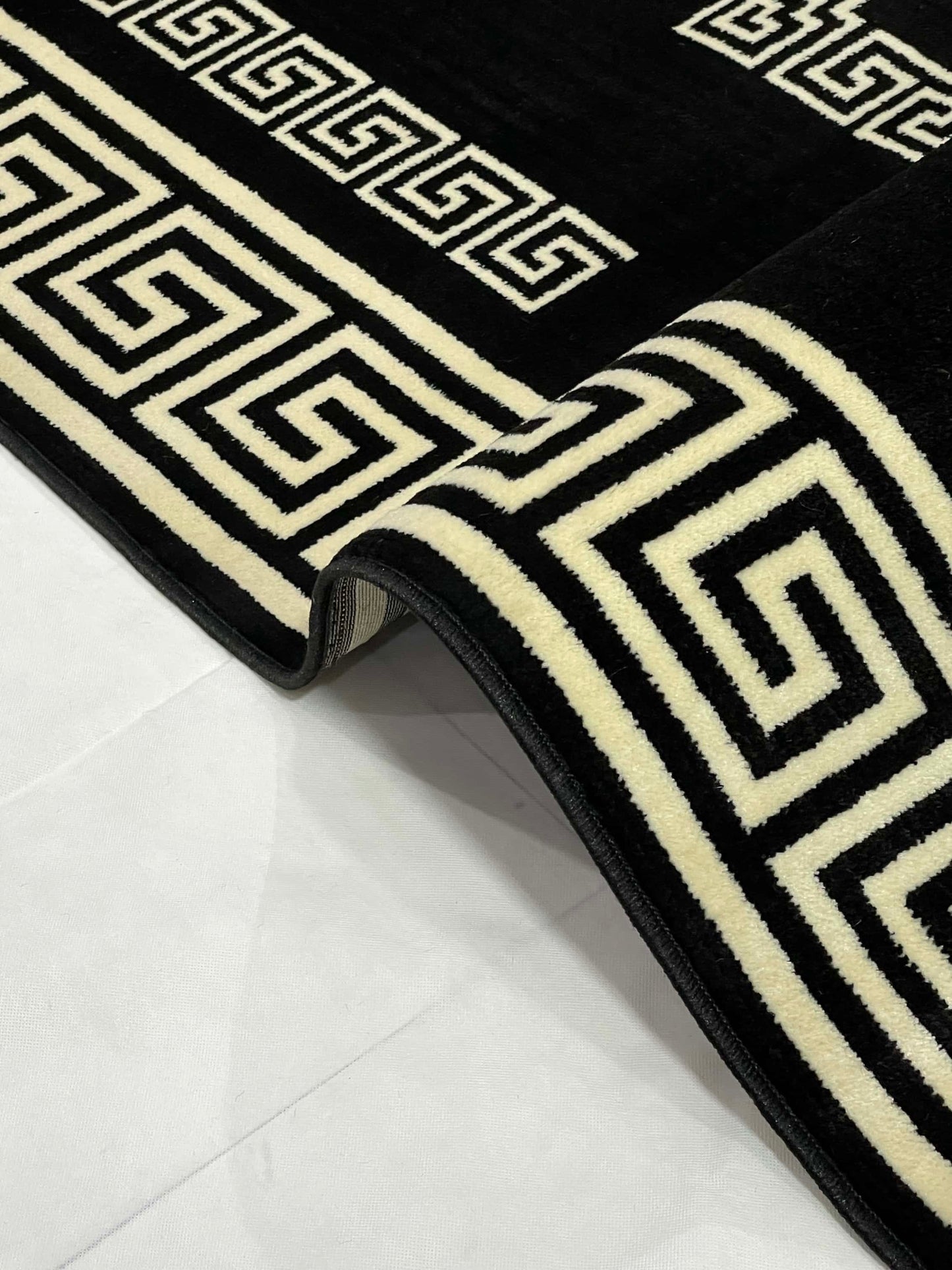 Versace polypropylene Rug,back woven(Article-129-Black)