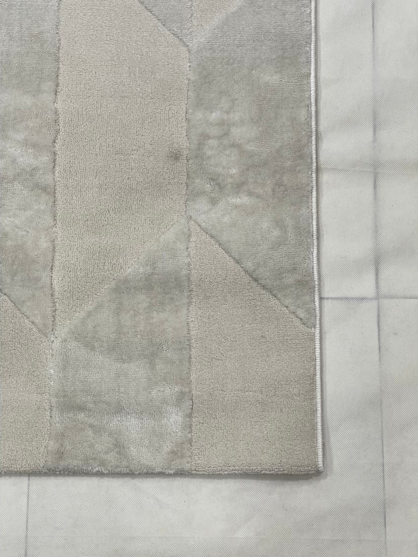 Modern Turkish Silk , Woven Back (Article-1307-White) Size : 5 ft width x 7.3 ft length