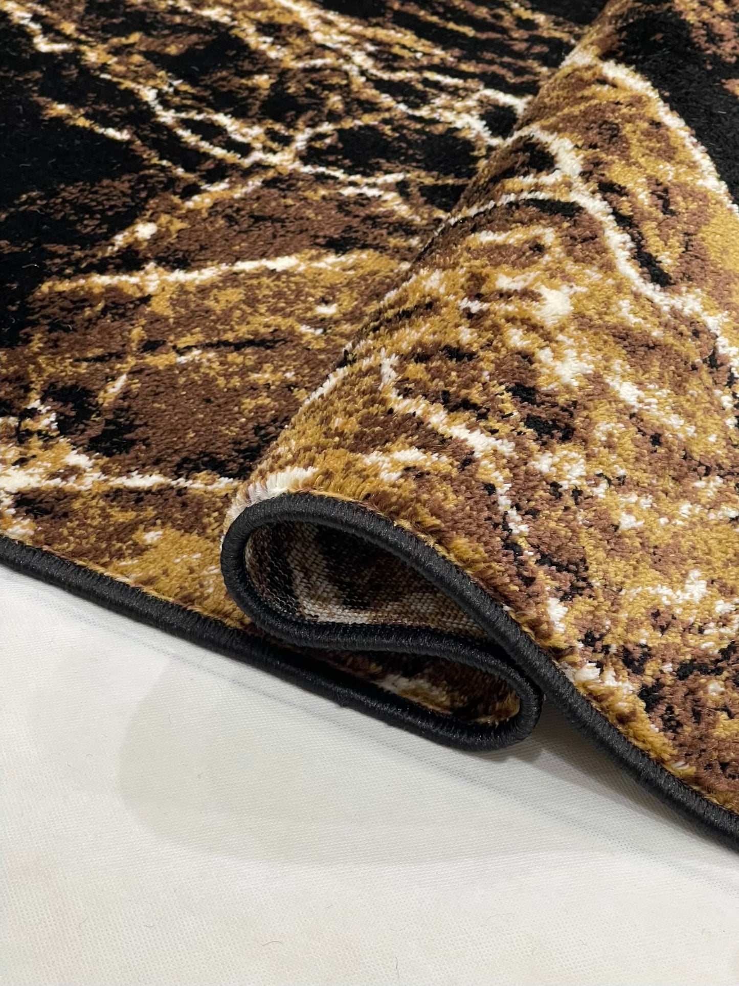 Modern polypropylene Rug,back woven(Article-1999-Black , Beige)
Size : 5ft width x 7.3ft length (150cm x 220cm)