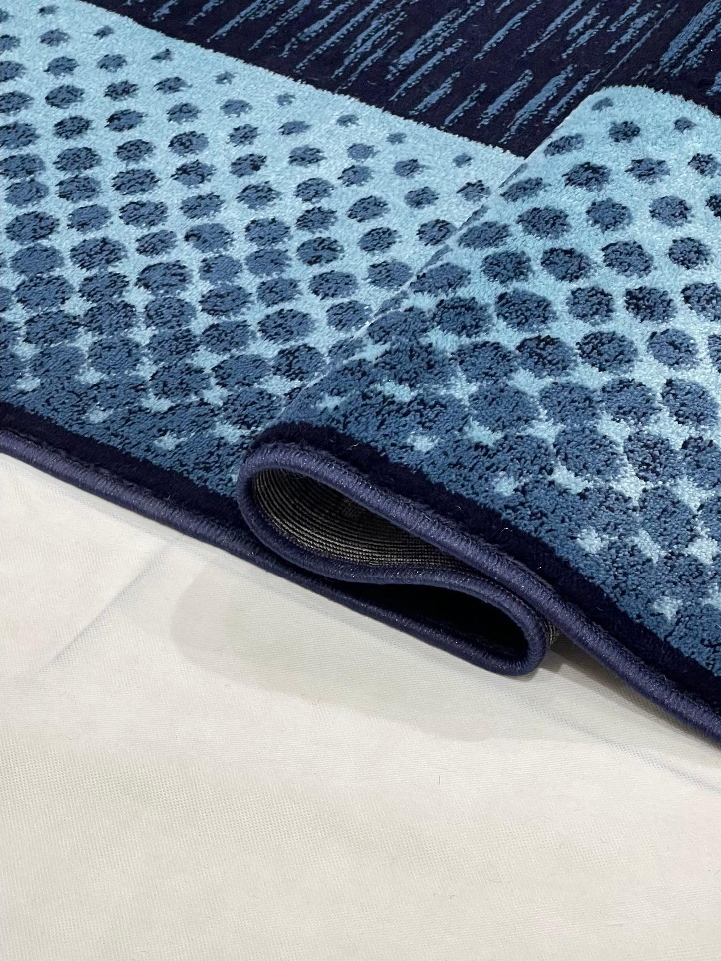 Modern polypropylene Rug,back woven(Article-1866-Black) Size : 5ft width x 7.3ft length (150cm x 220cm)