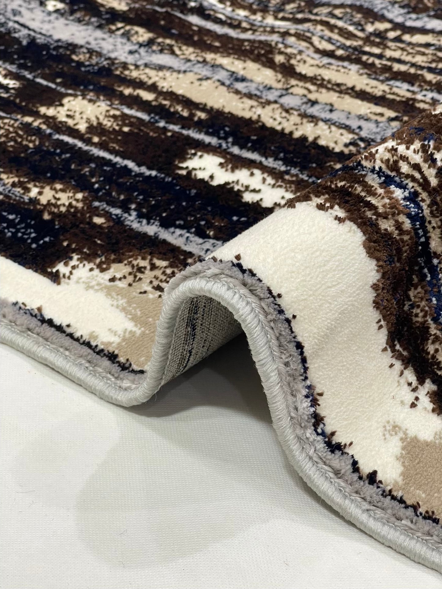 Pakistani Silk Woven Rug.(Article-1554-Grey) Size : 4 ft width x 5.6 ft length